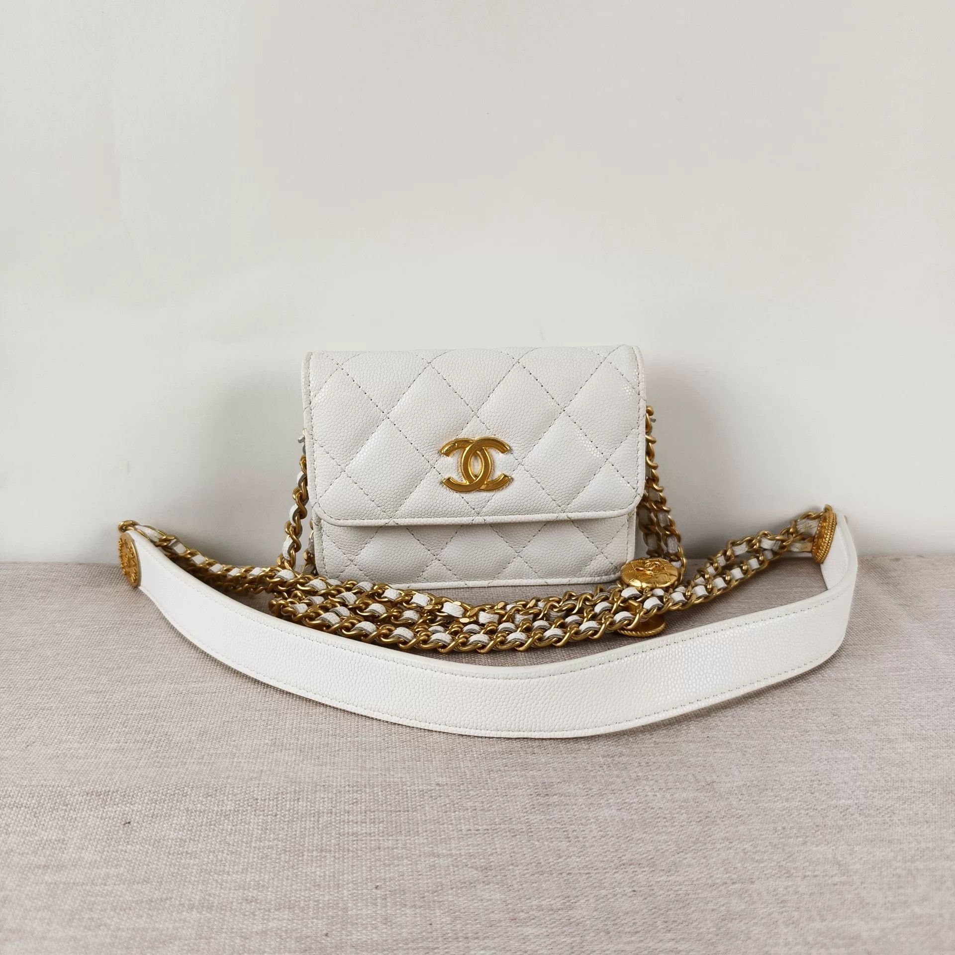Chanel Pre-loved Bag Very good condition Size ONE SIZE - 1 Thumbnail