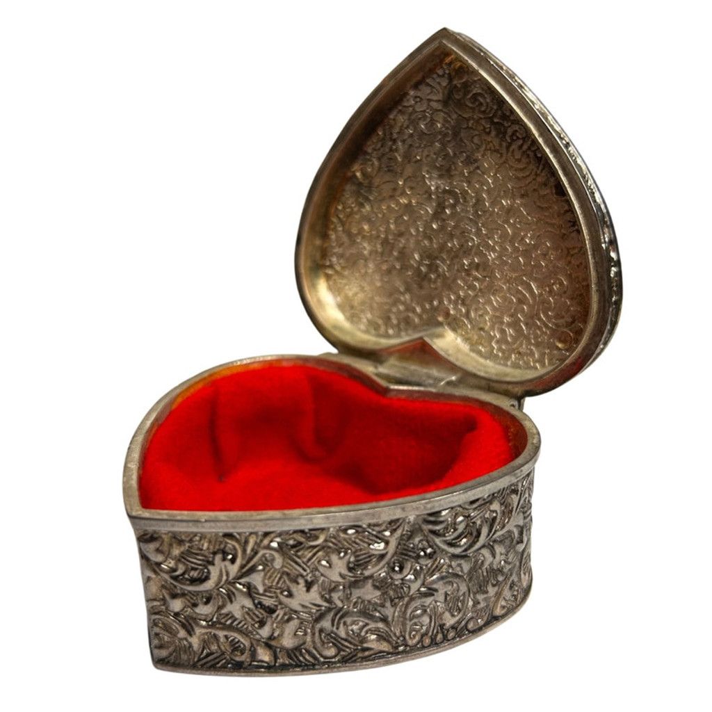 Vintage Vintage Silver Heart Jewelry Keepsake Box Coquette Size ONE SIZE - 2 Thumbnail