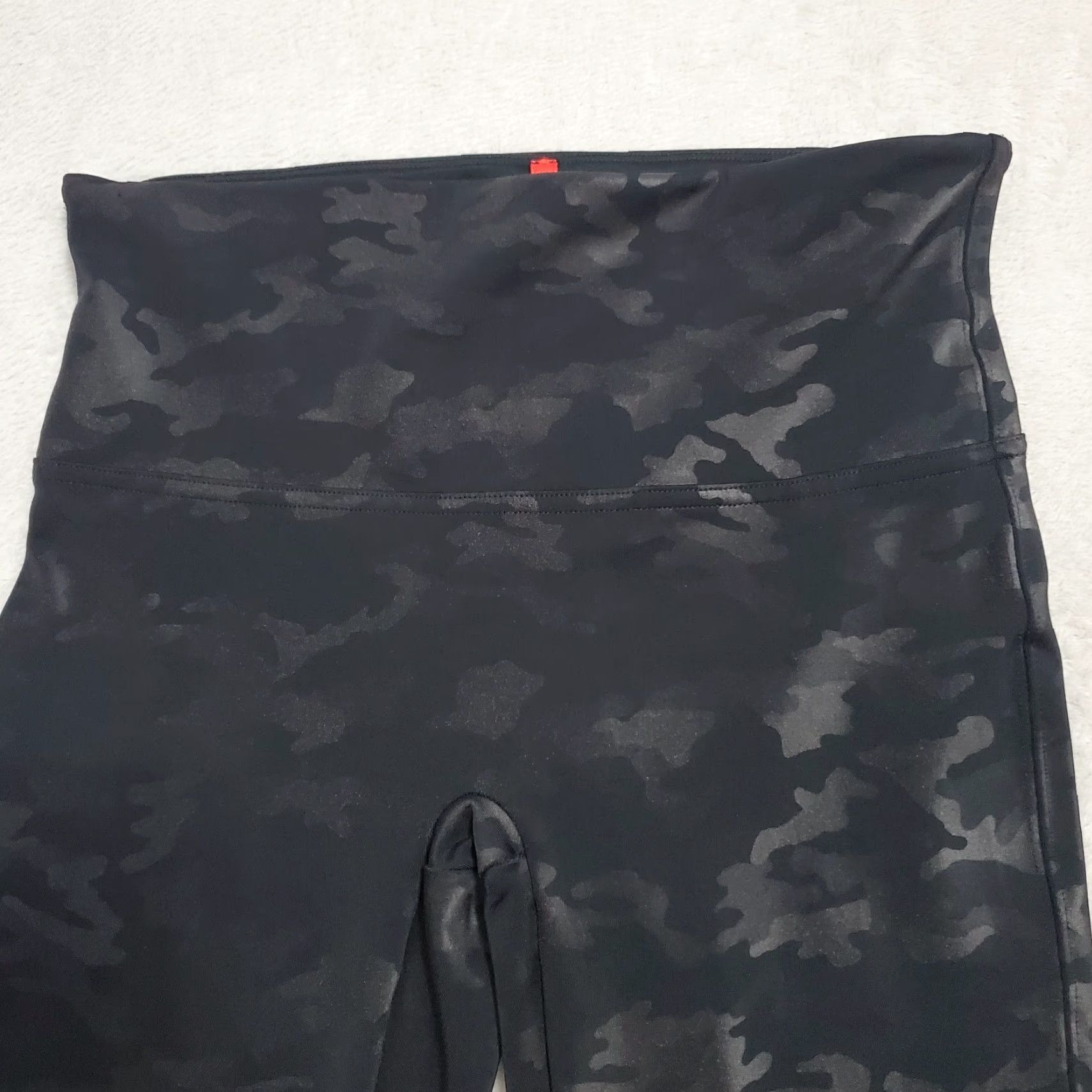 Spanx Spanx Leggings Women Large Black Camo Print Slim Stretch Activewear Size 36" / US 14 / IT 50 - 4 Thumbnail