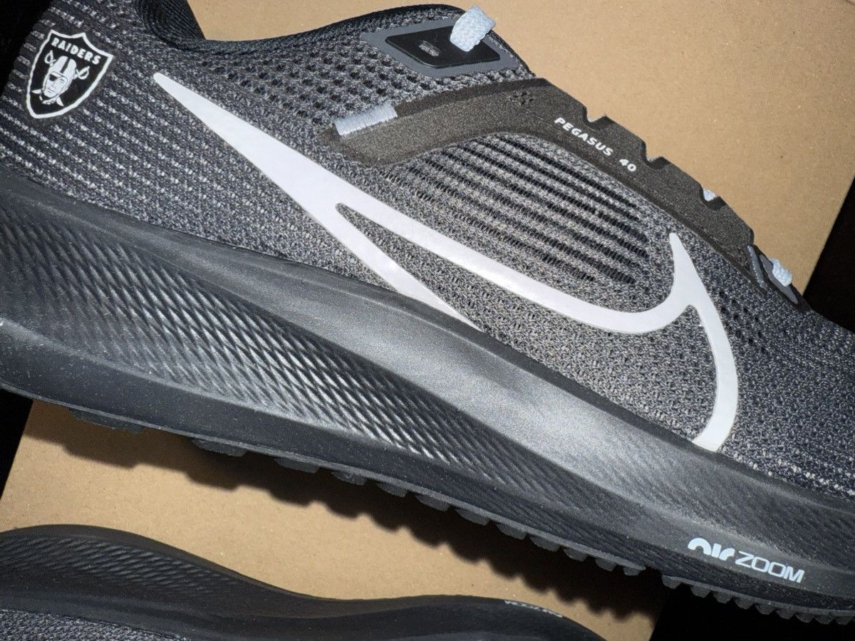 Nike Nike Air Zoom Pegasus 40 NFL “Las Vegas Raiders” New in Box! Size US 8.5 / EU 41-42 - 14 Thumbnail