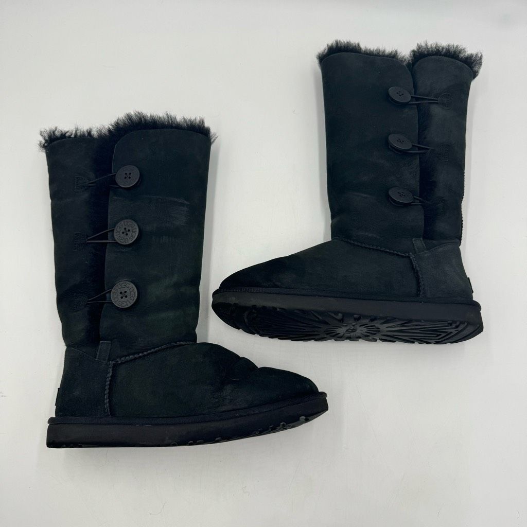 Ugg UGG | Boots | Bailey Button Triplet II Black Suede Leather S | Grailed