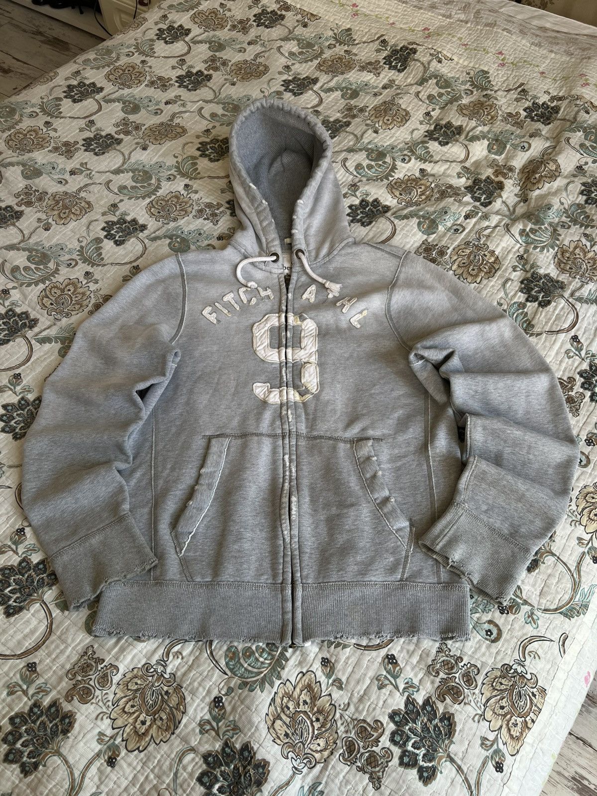 Abercrombie & Fitch Crazy Vintage Abercrombie & Fitch Faux Fur distressed Zip Size US XL / EU 56 / 4 - 1 Thumbnail