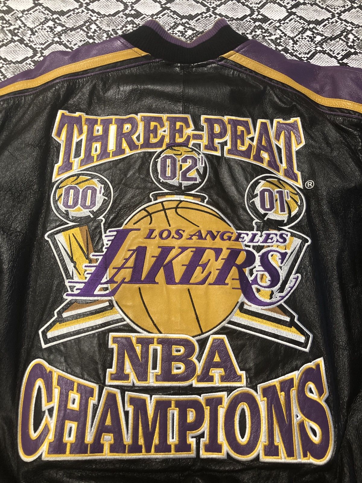 G-III vintage Los Angeles Lakers "three-peat" leather jacket Size US L / EU 52-54 / 3 - 1 Thumbnail