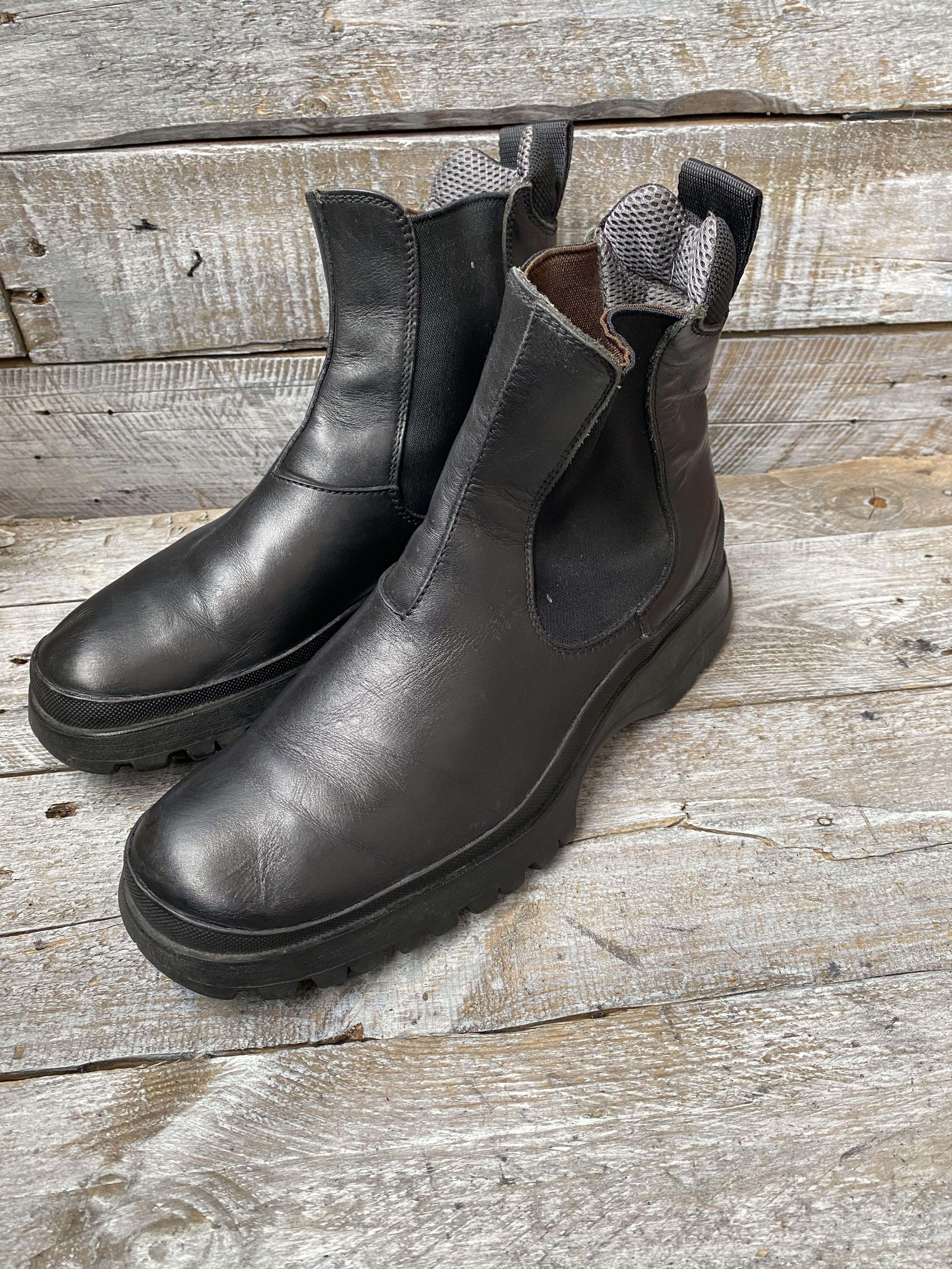 Prada Prada bixxen chelsea chunky boots sz 39 Size US 6 / EU 39 - 6 Thumbnail