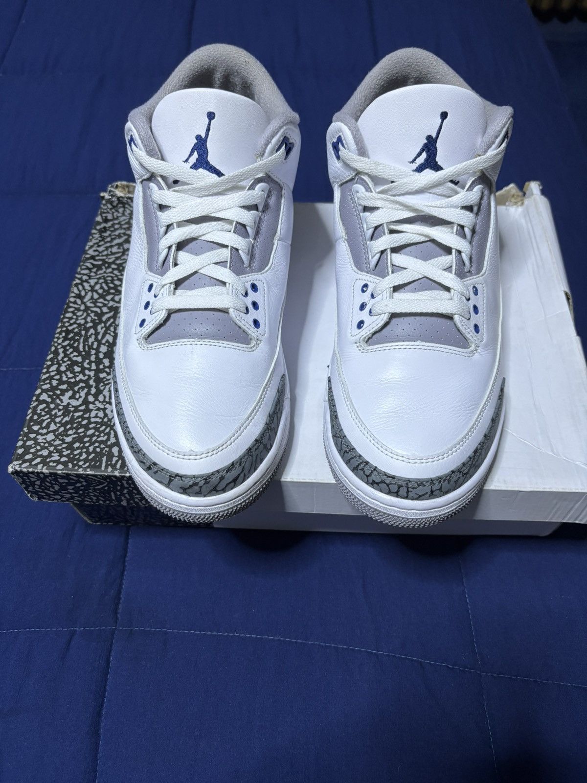 Jordan Brand Air Jordan 3 Retro Midnight Navy 2023 Size 11 Size US 11 / EU 44 - 2 Thumbnail