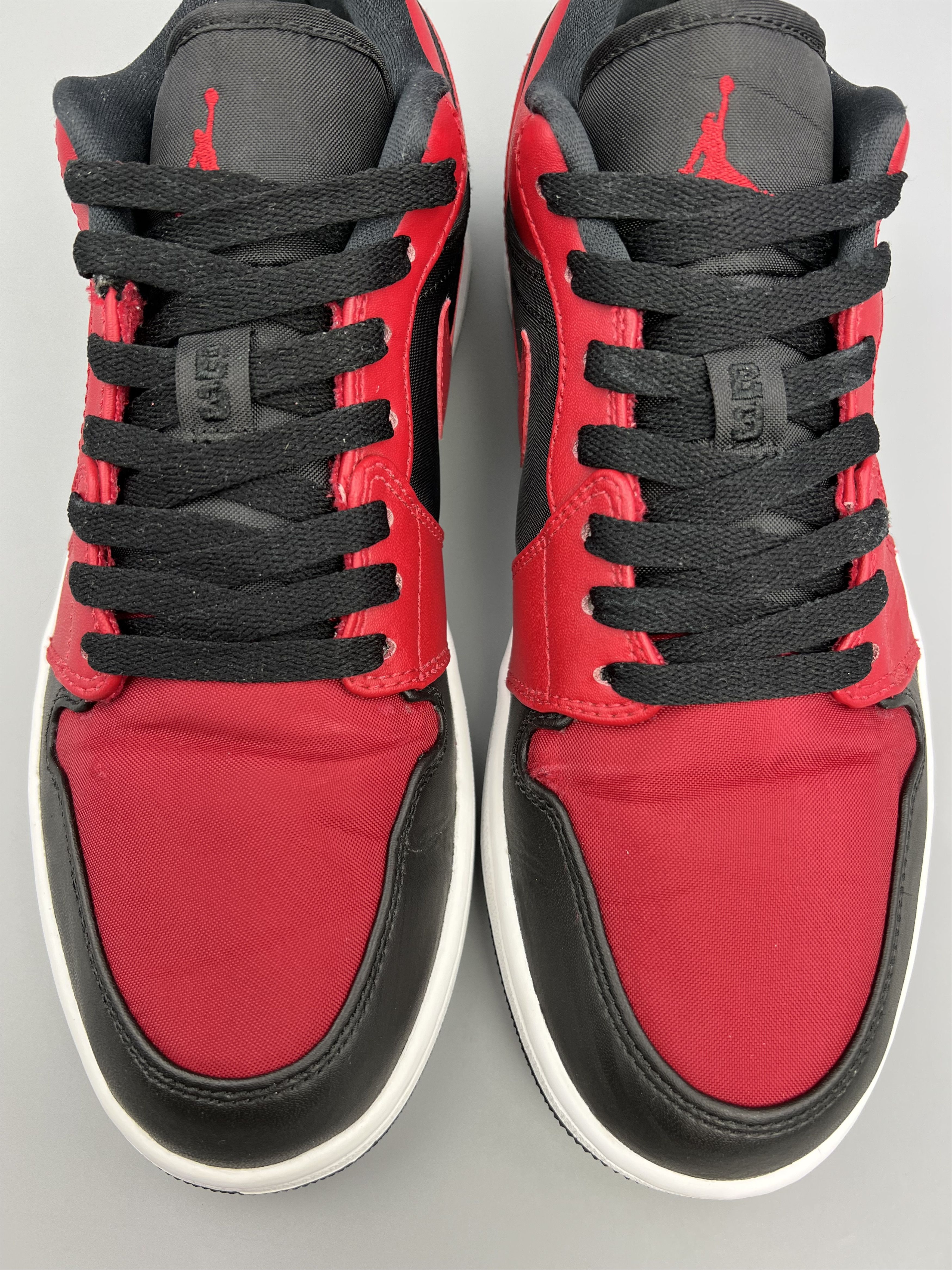 Jordan Brand 2014 Nike Air Jordan 1 Retro Low Bred Black Red Sneakers 9.5 Size US 9.5 / EU 42-43 - 6 Thumbnail