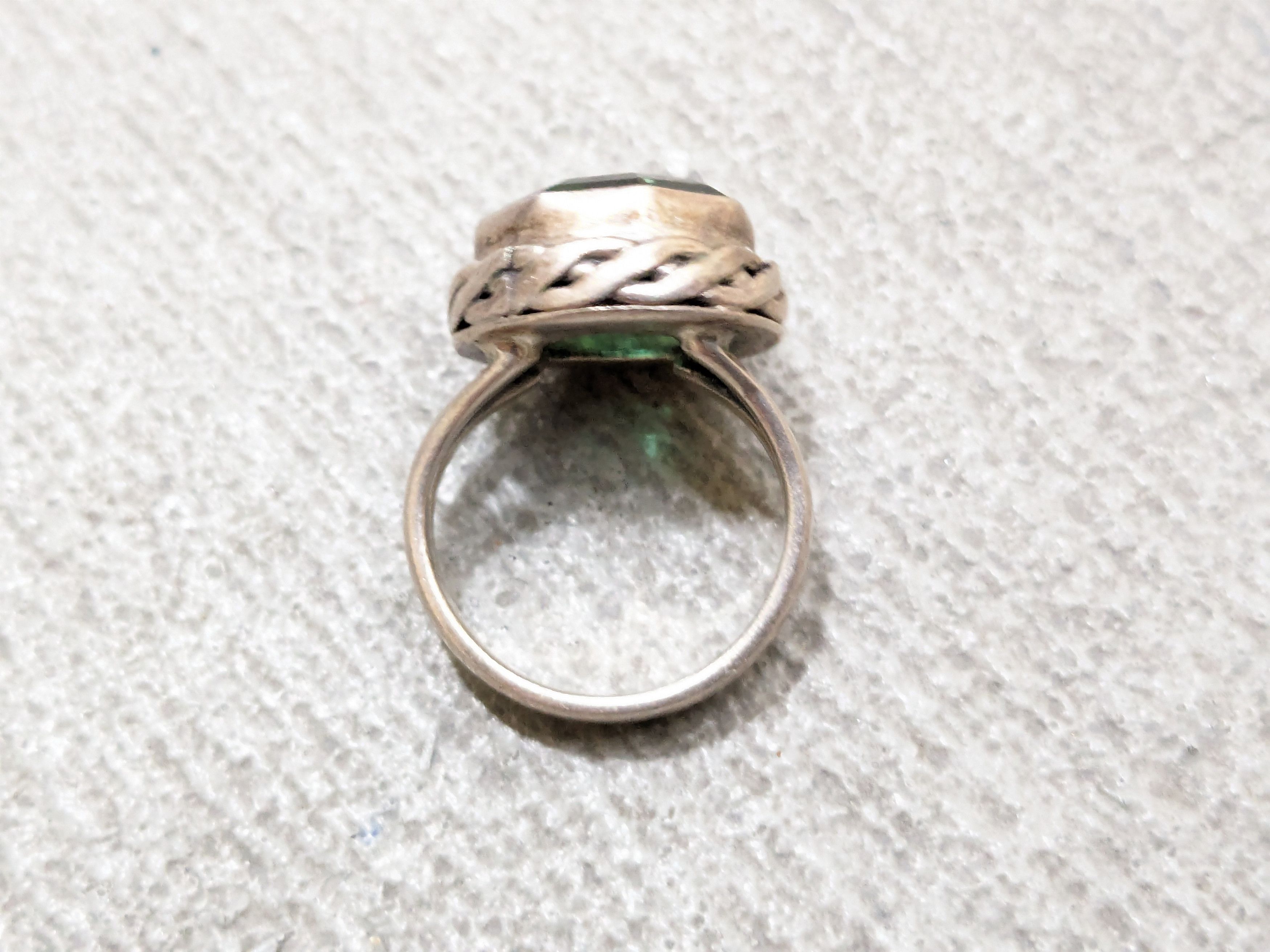 Jewelry Vintage Sterling Silver Ring 5.75 Green Glass Octagon Size ONE SIZE - 9 Thumbnail