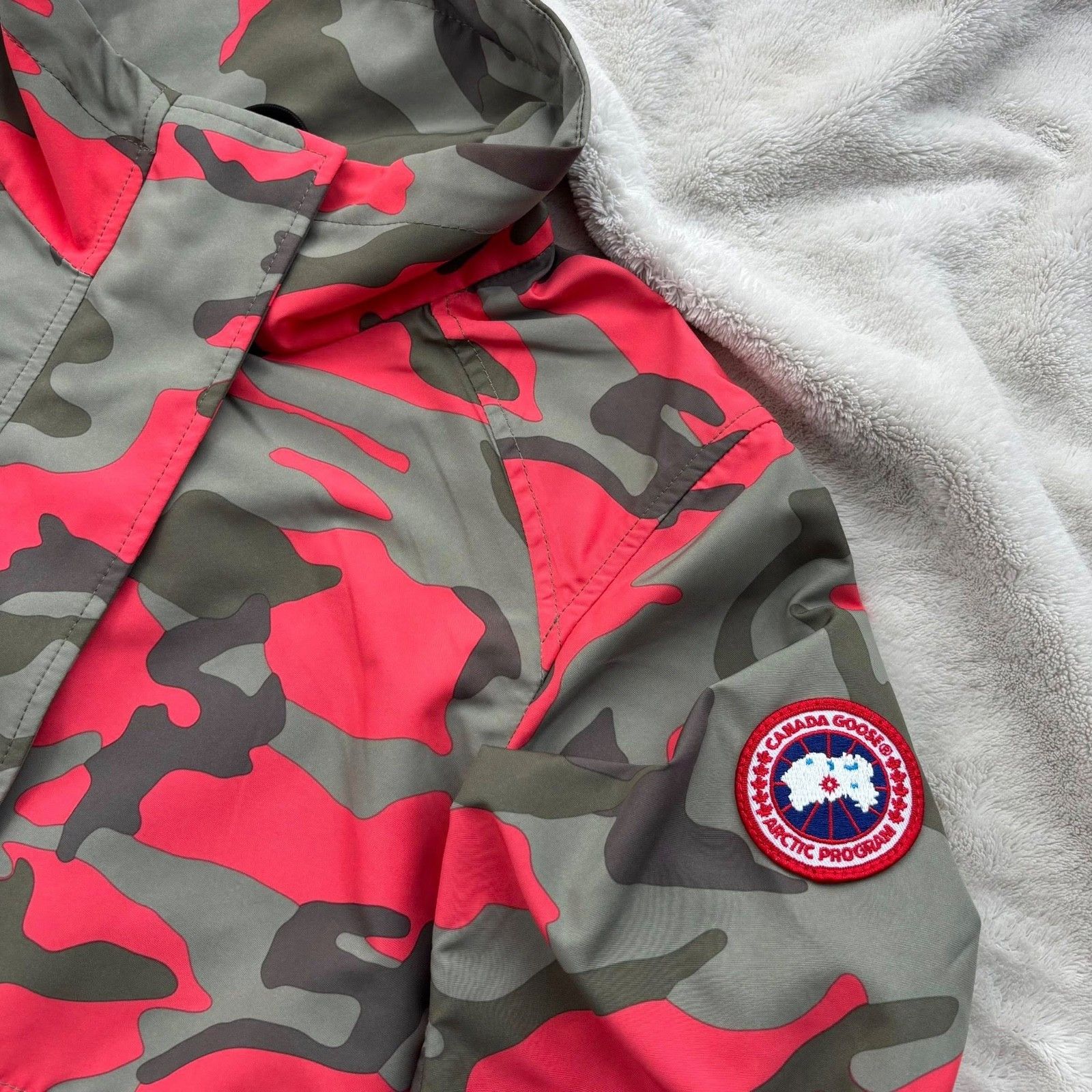 Canada Goose Canada Goose Fire Bud Camo Elmira Jacket - Small - $650 Size S / US 4 / IT 40 - 3 Thumbnail