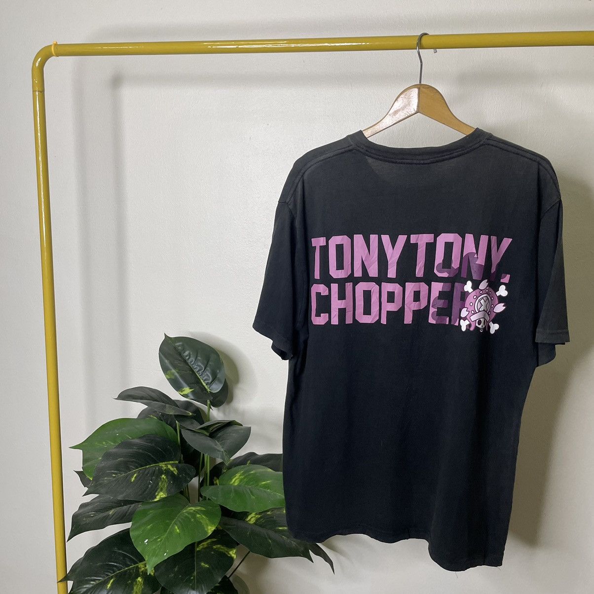 Anime × One Piece × Vintage Vintage 2000s One Piece Tony Chopper Anime Tee Faded Black Size US XL / EU 56 / 4 - 7 Thumbnail