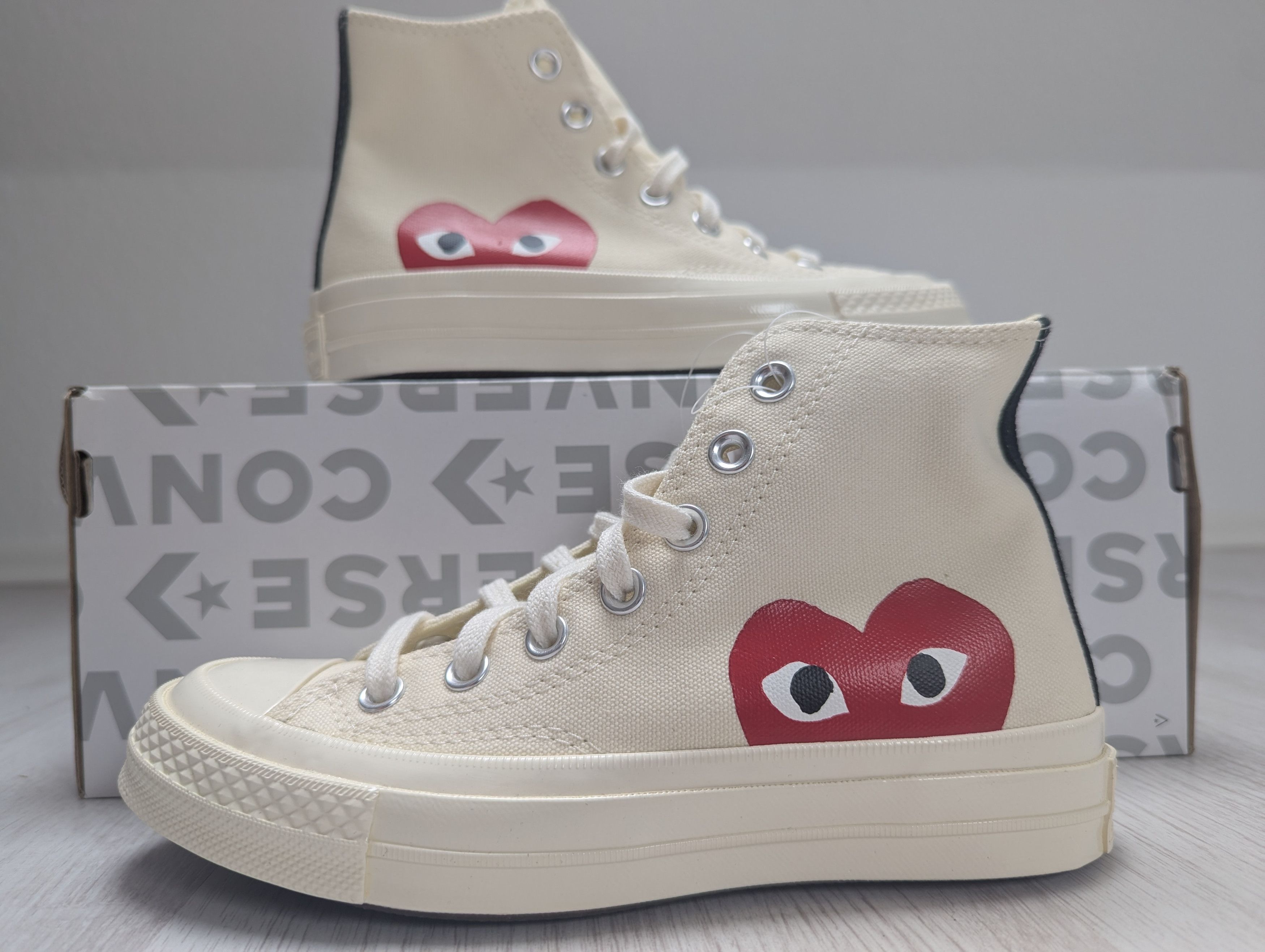 Comme des Garcons PLAY × Converse Converse Chuck Taylor All Star High White Cream Red Heart Size US 5 / IT 35 - 1 Thumbnail