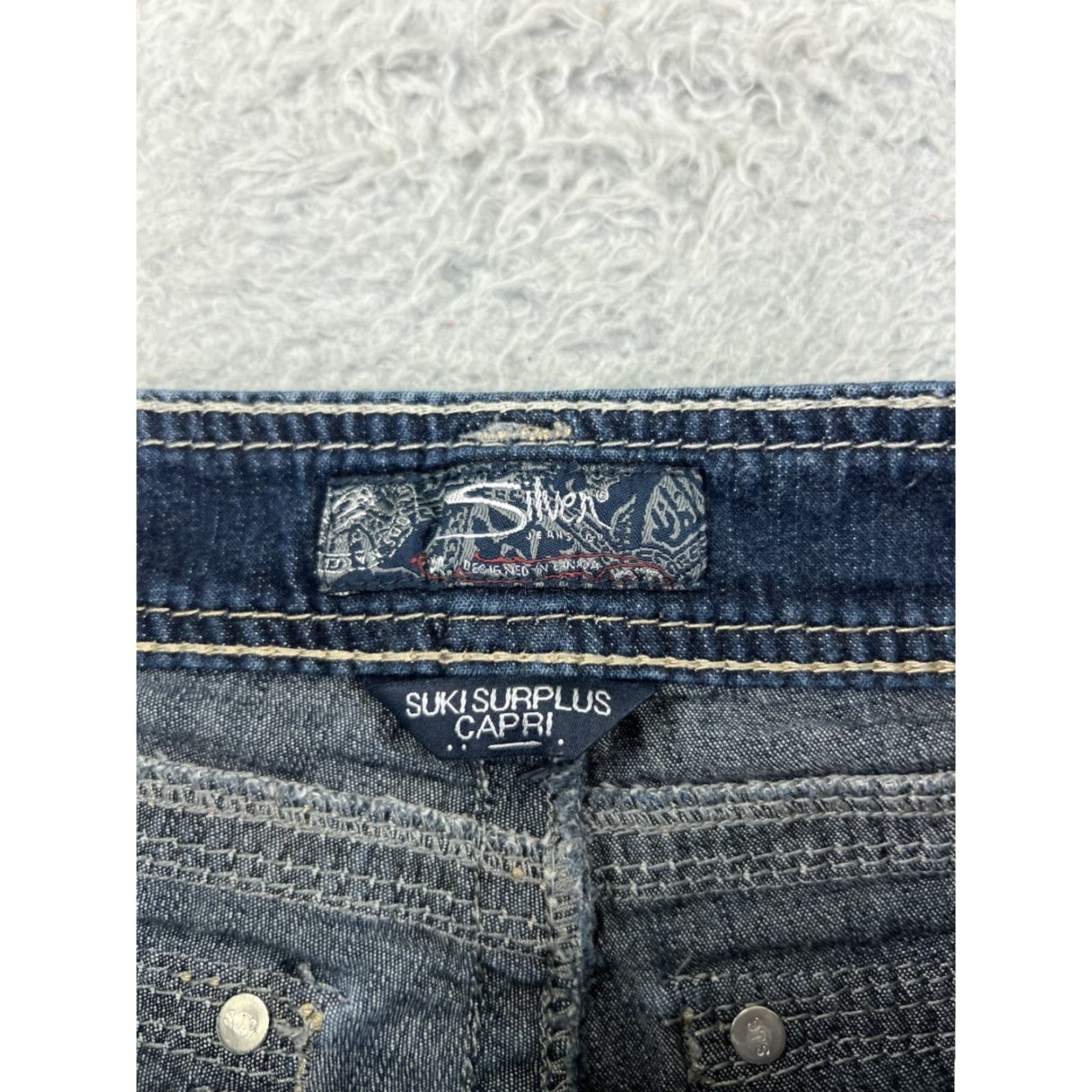Silver Jeans Co. Silver Jeans Suki Capri Jeans Womens 26 Blue Denim Cotton Blend Embellished Embroidered Logo 5-Pocket Regular Stretch Size 26" / US 2 / IT 38 - 3 Thumbnail