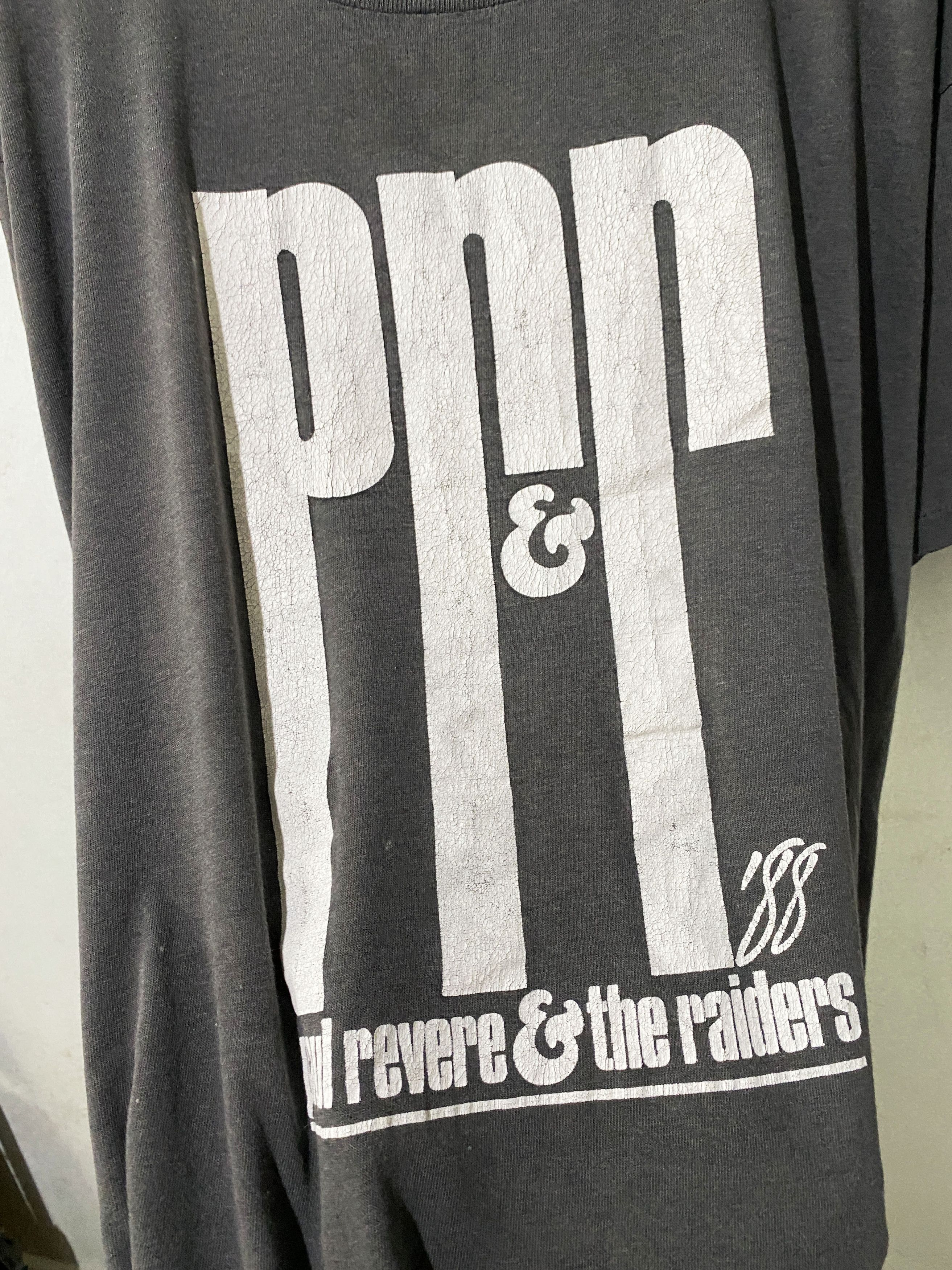 Band Tees × Vintage Vintage 1988 Paul Revere & the Raiders Shirt Size US XL / EU 56 / 4 - 2 Thumbnail