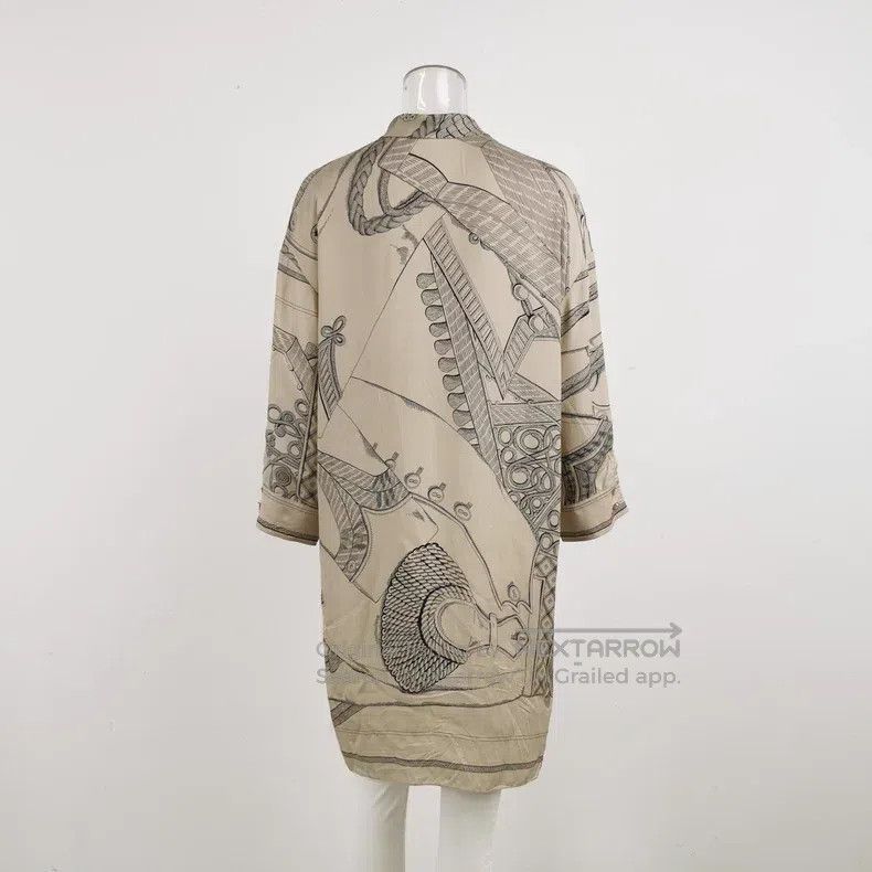 Hermes Hermes Classic chain pattern, 100% silk Size XS / US 0-2 / IT 36-38 - 2 Thumbnail