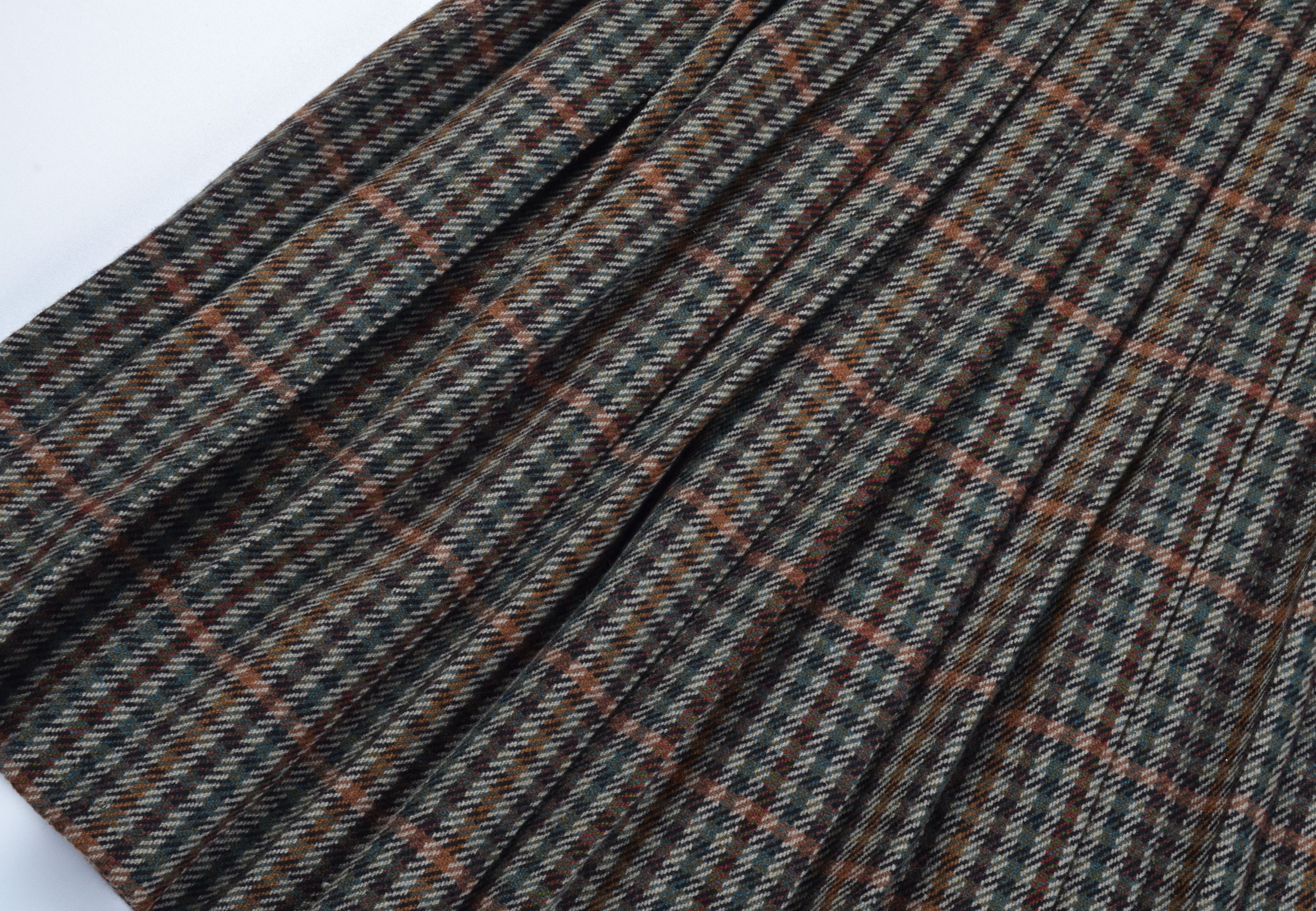 Aquascutum Vintage Aquascutum Tweed Suit Set Skirt Blazer Check Wool Size M / US 6-8 / IT 42-44 - 16 Thumbnail