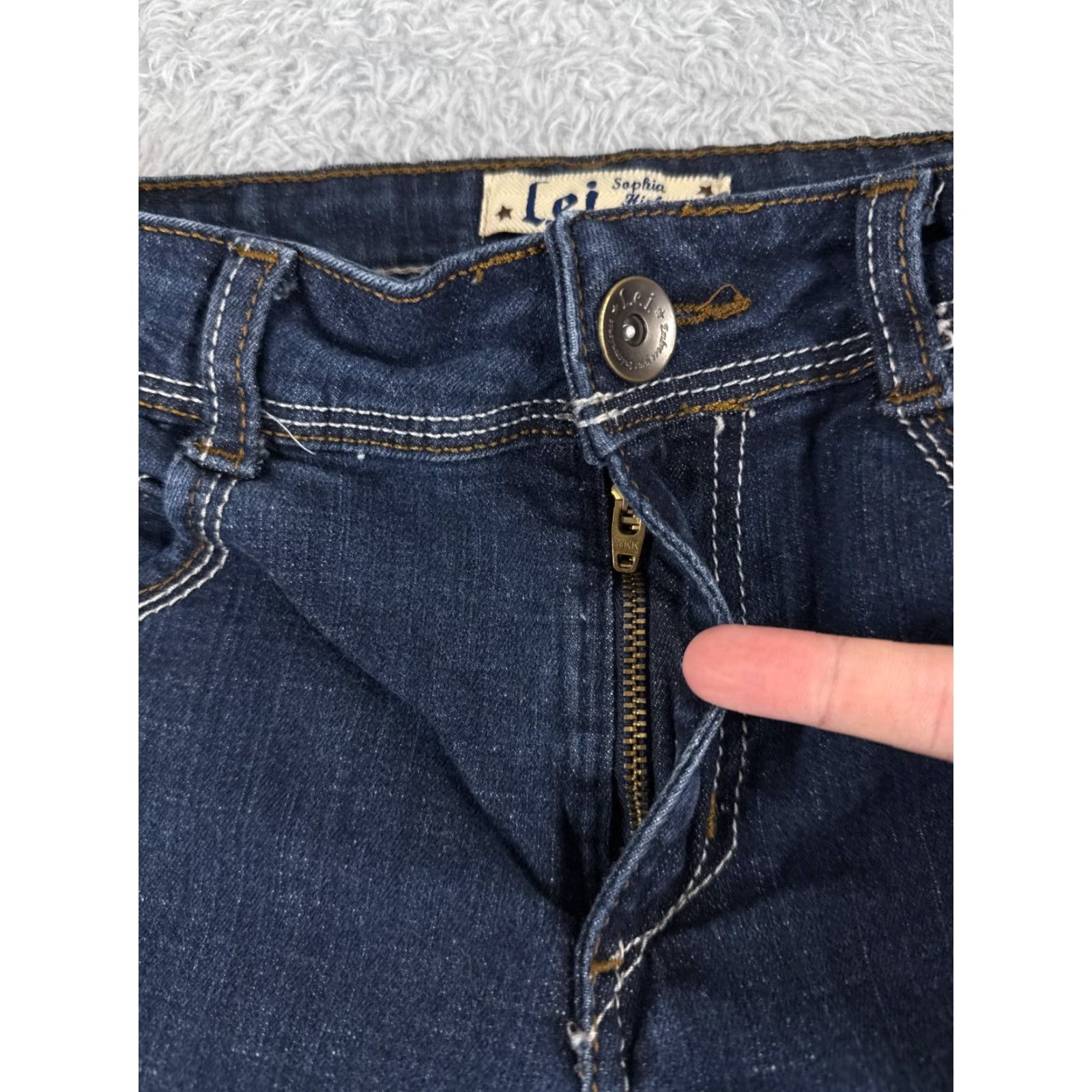 Vintage LEI Jeans Juniors 5 Blue Denim Sophia Hiphugger Flare Mid Rise Dark 25x30 Size 27" / US 4 / IT 40 - 5 Thumbnail