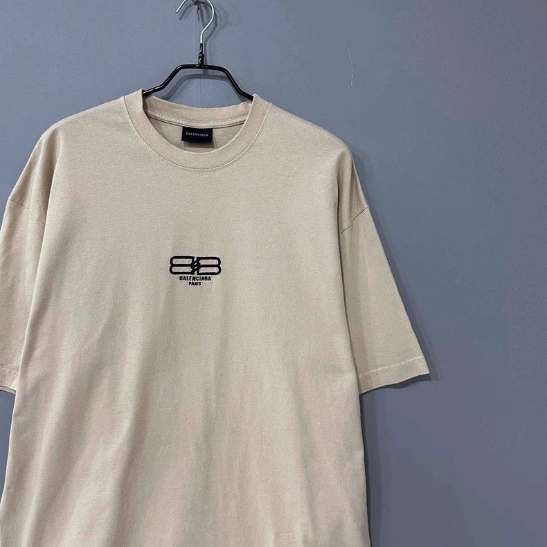Balenciaga Balenciaga Beige Double B Buckle Short Sleeve Size US M / EU 48-50 / 2 - 3 Thumbnail