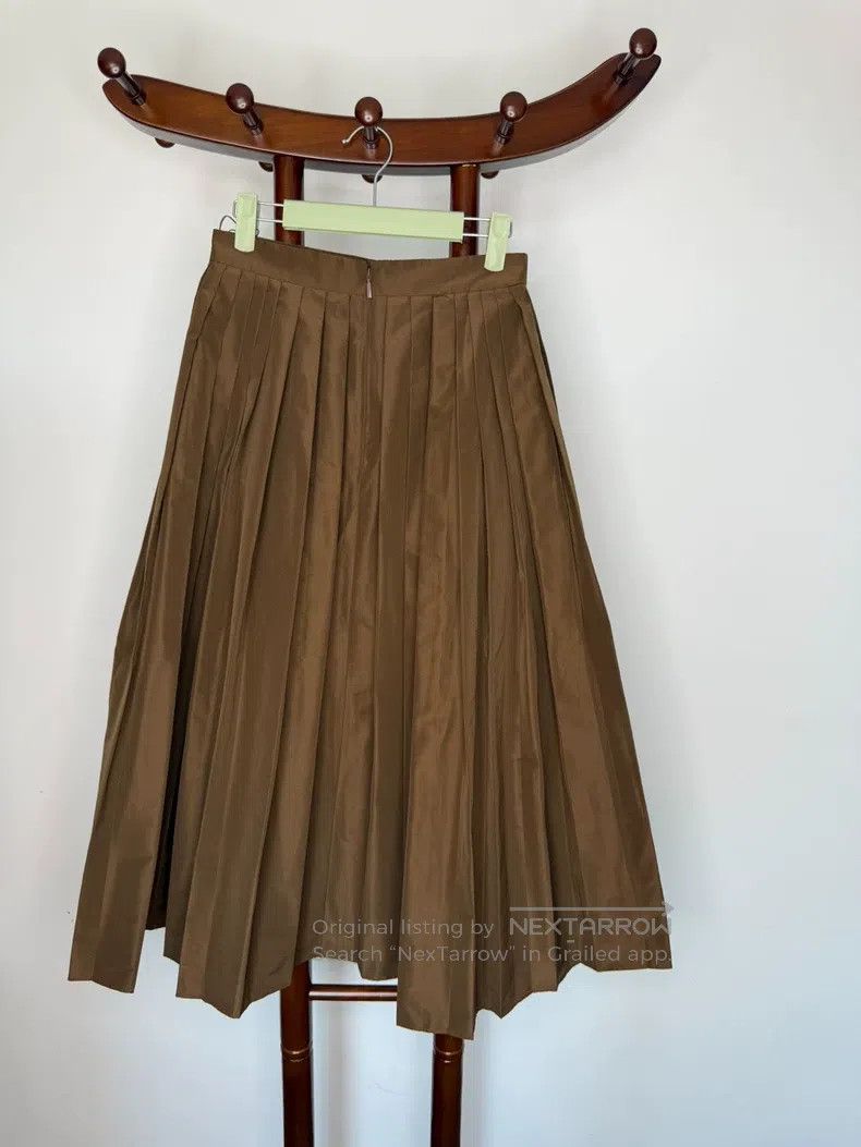 Fendi Fendi Pleated Skirt in Horse Face Style Size 25" / US 0 / IT 36 - 5 Thumbnail