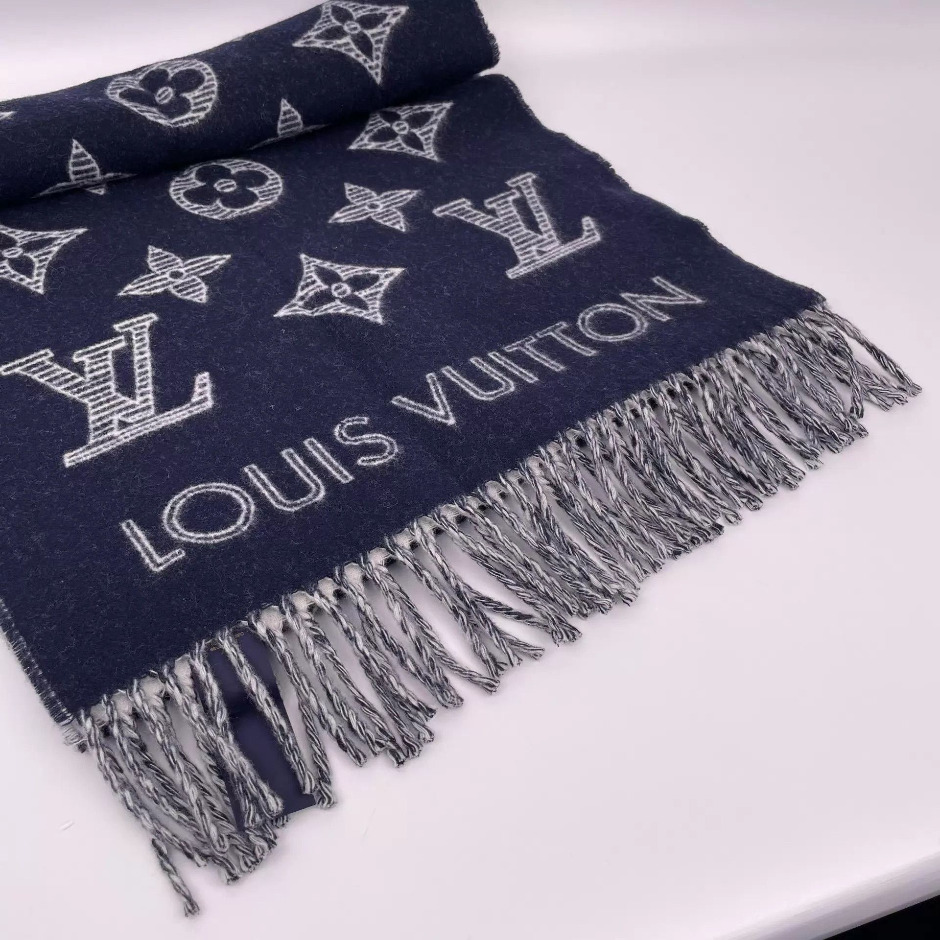 Louis Vuitton LV All-Over Print Navy Scarf Size ONE SIZE - 2 Thumbnail