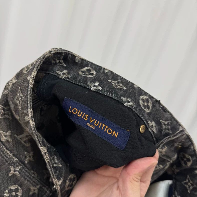 Louis Vuitton Louis Vuitton Red thread embroidered presbyopic full-print Size US 28 / EU 44 - 5 Thumbnail