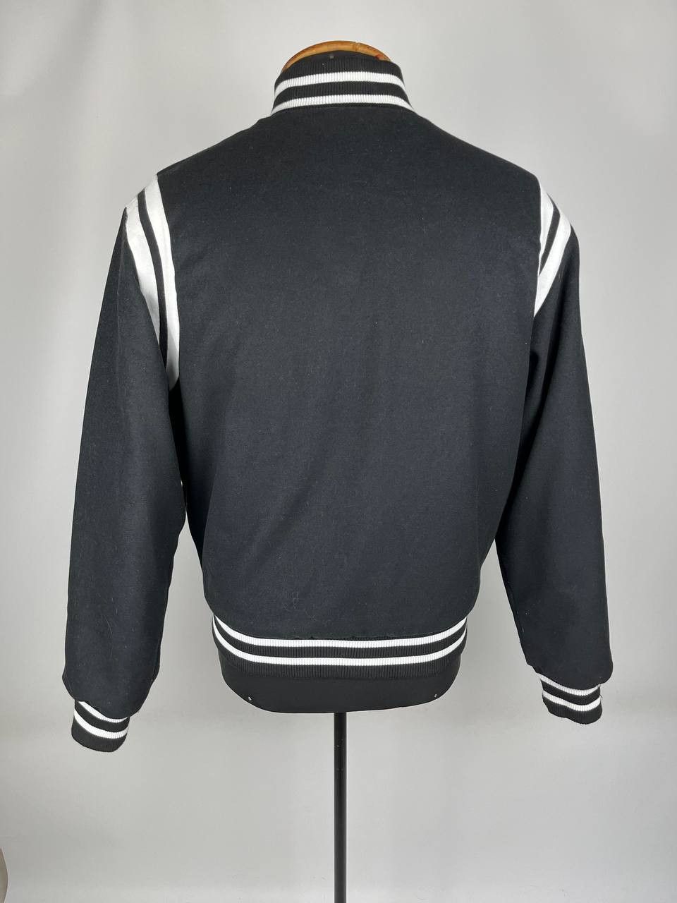 Fubu FUBU Wool Varsity Bomber Jacket Men’s Black Logo Spell out Size US L / EU 52-54 / 3 - 3 Thumbnail