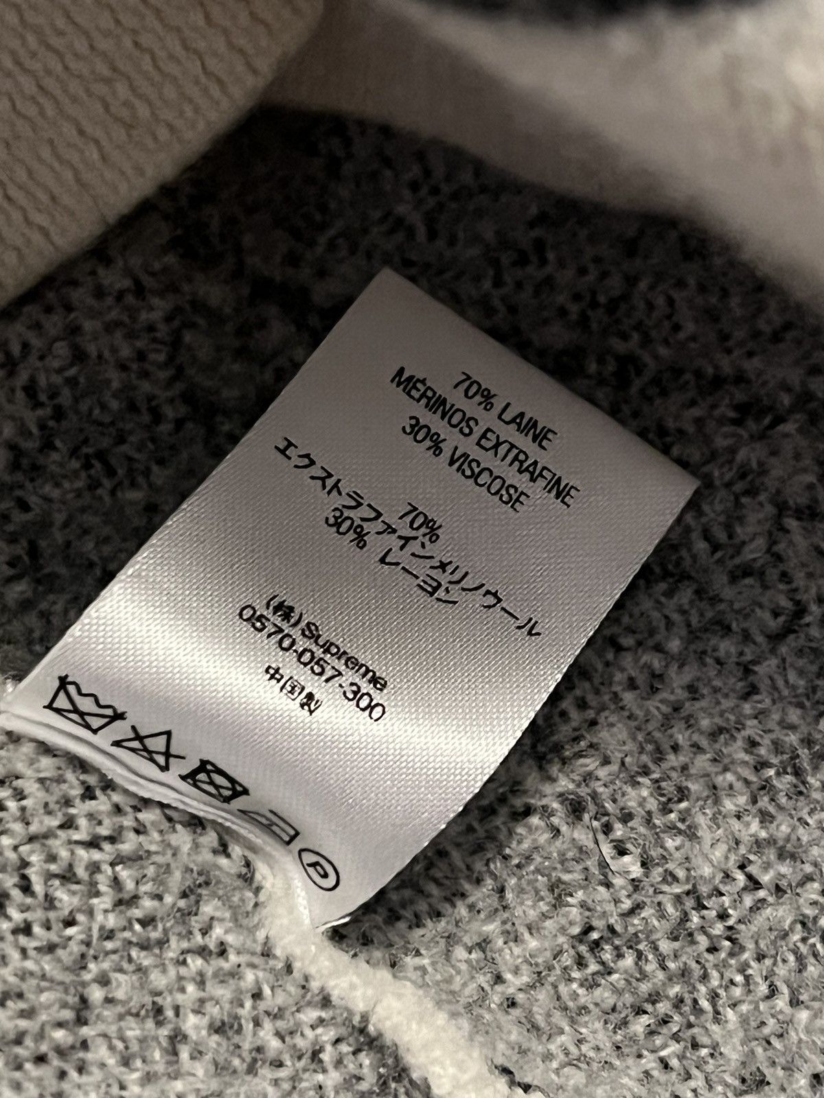 Supreme SUPREME NEWSPRINT NEWSPAPER SWEATER PULLOVER Size US XL / EU 56 / 4 - 5 Thumbnail