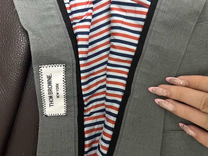 Thom Browne Thom Browne A sausage dog in a short pleated skirt Size 25" / US 0 / IT 36 - 2 Thumbnail