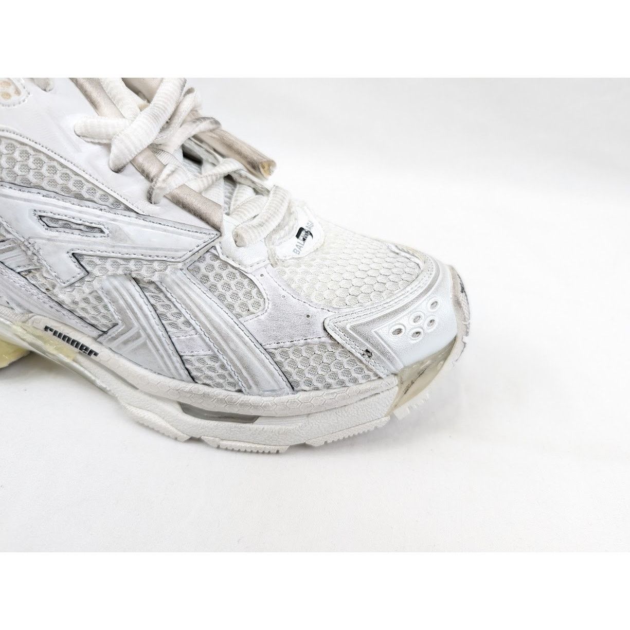 Balenciaga o1rshd1 Monocolor Runner Sneakers in White Size US 6 / EU 39 - 3 Thumbnail