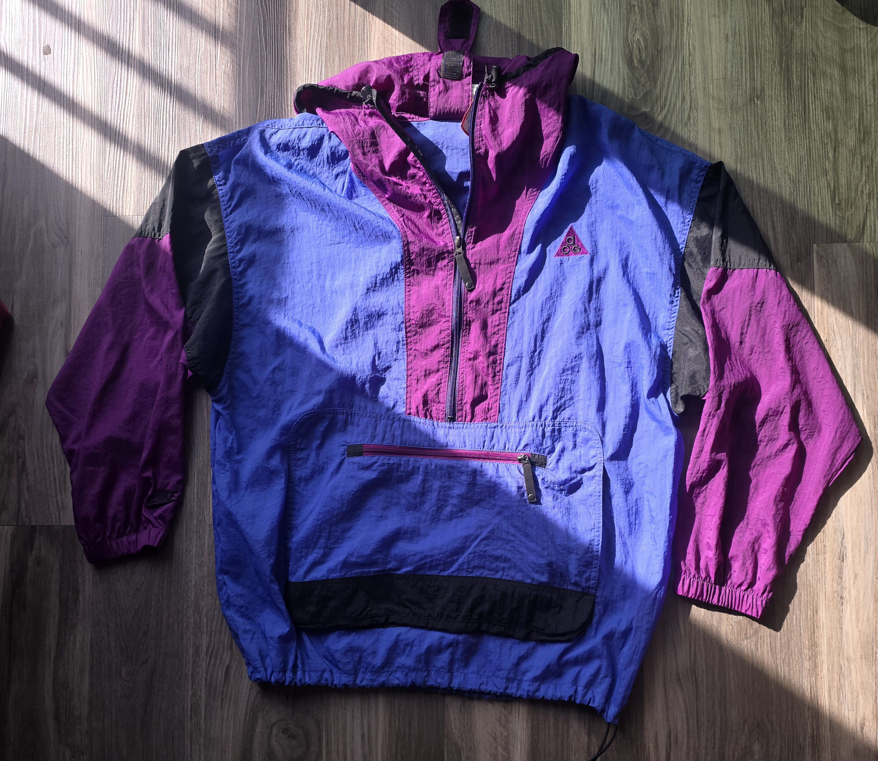 Nike ACG Vintage 90s Nike ACG Windbreaker with pouch and hood Size US L / EU 52-54 / 3 - 1 Thumbnail