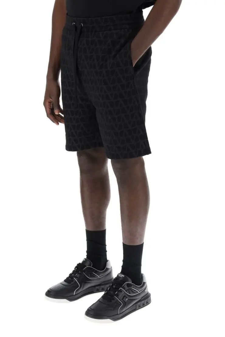 o1s22i1n0324 Toile Iconographe Sweatshorts in Black