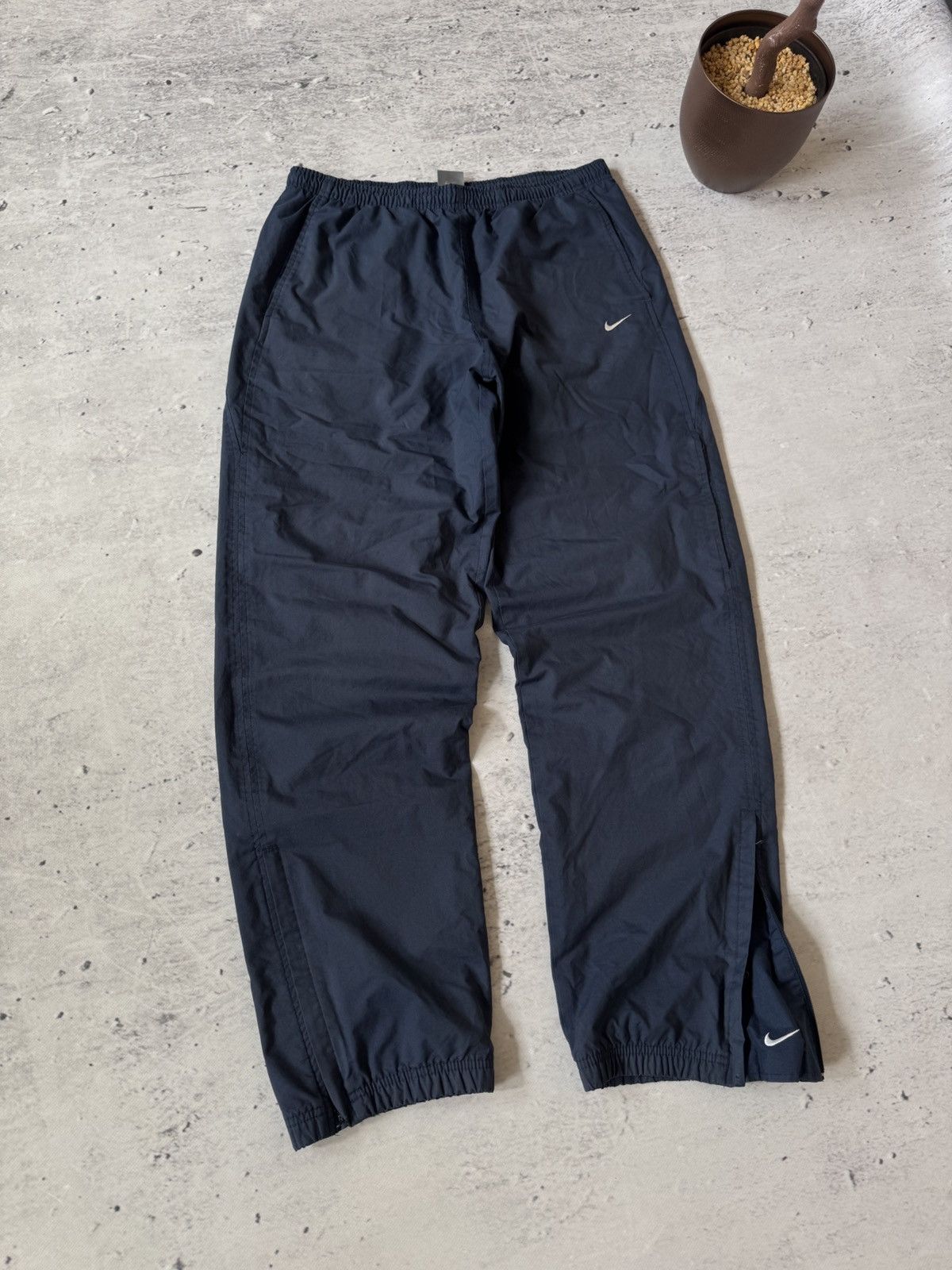 Nike × Vintage NIKE NYLON VINTAGE Y2K OVERSIZE BAGGY FIT PANTS SWEATPANTS Size US 32 / EU 48 - 1 Thumbnail