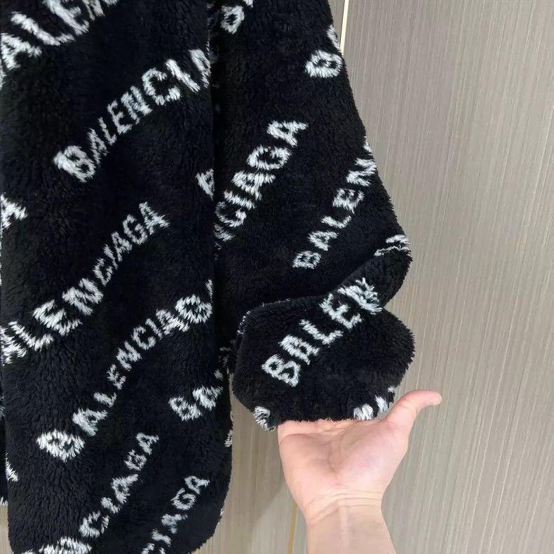 Balenciaga Balenciaga size 34 Fur coat full of bullet screen Size US XS / EU 42 / 0 - 4 Thumbnail