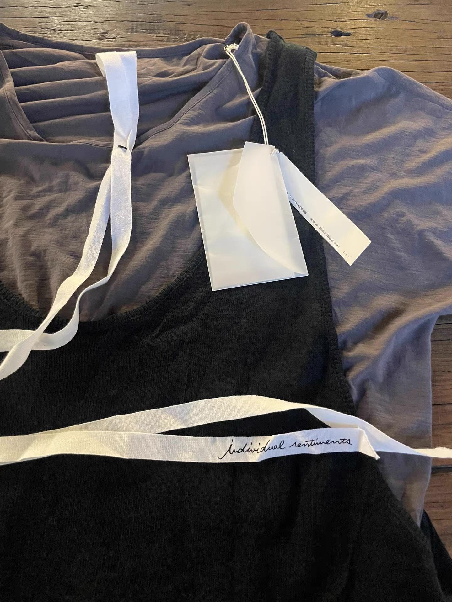 Individual Sentiments Individual Sentiments 11SS Double-Layer Short Sleeve。Ｑ25 Size US M / EU 48-50 / 2 - 3 Thumbnail