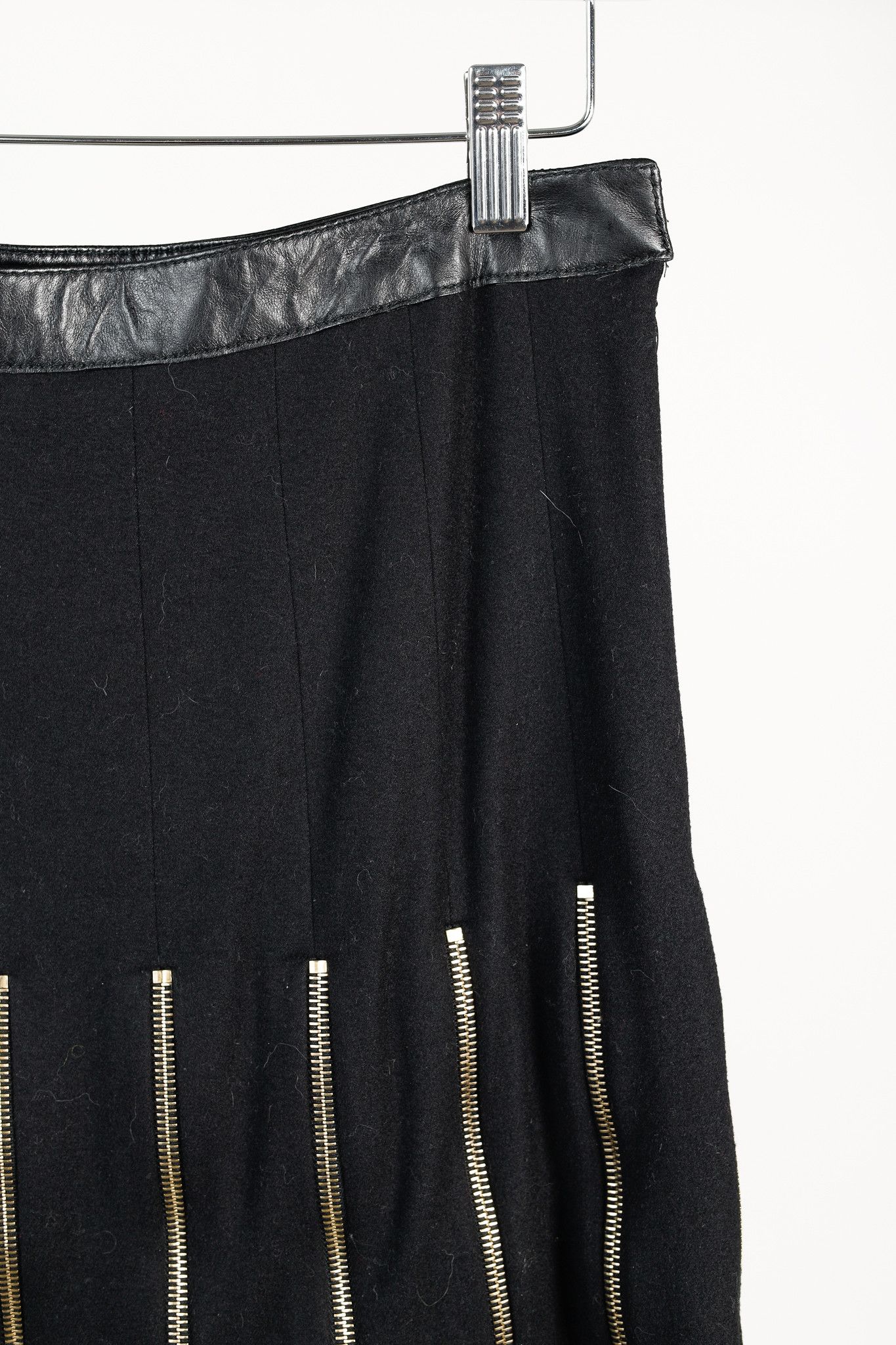 McQ Alexander McQueen Alexander McQueen Black Wool Leather-Trim Zippered-Hem Skirt Size 27" / US 4 / IT 40 - 5 Thumbnail