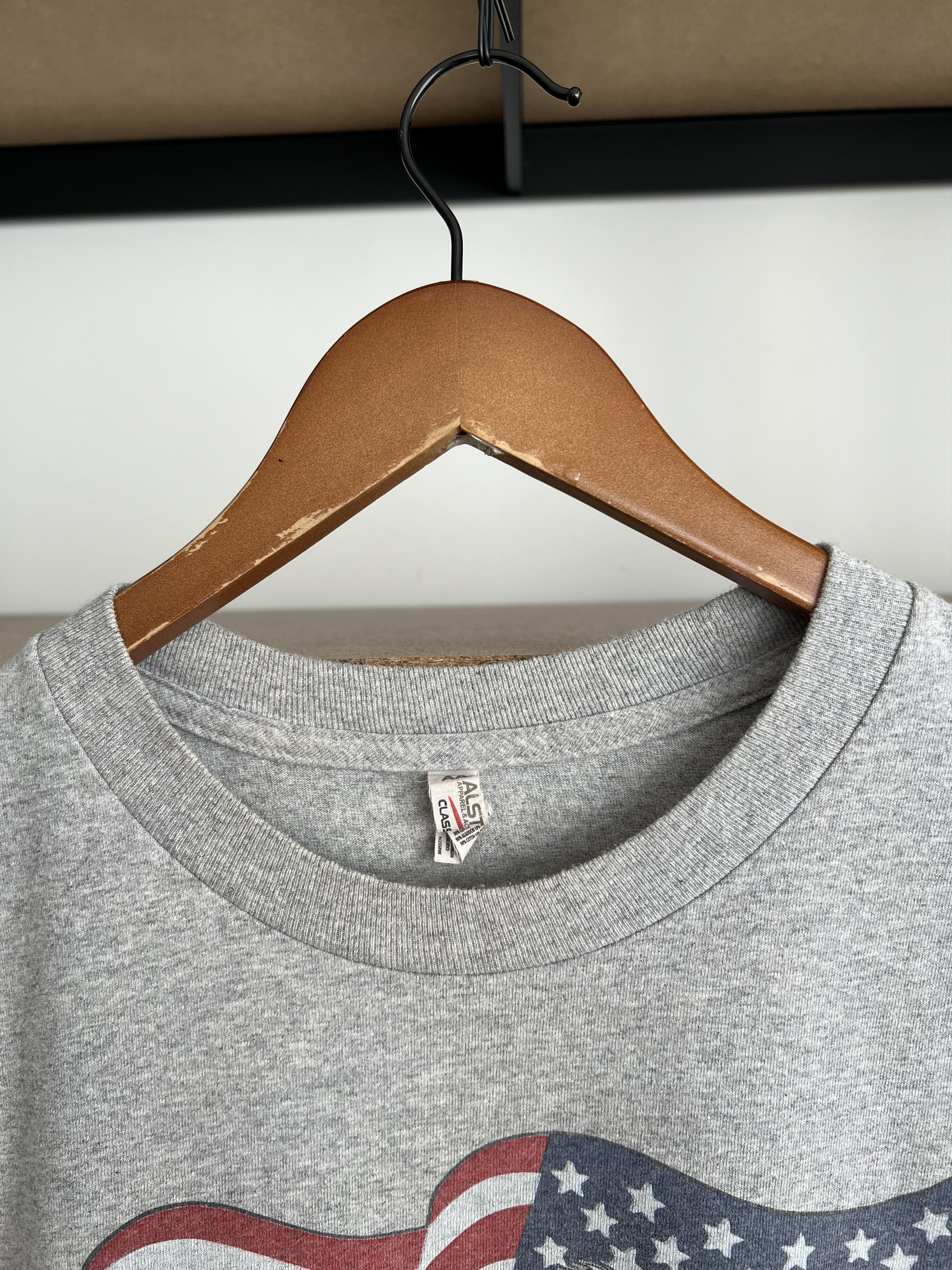 Vintage Vintage 2000s USA Flag American Eagle Gray T-shirt Size US L / EU 52-54 / 3 - 7 Thumbnail