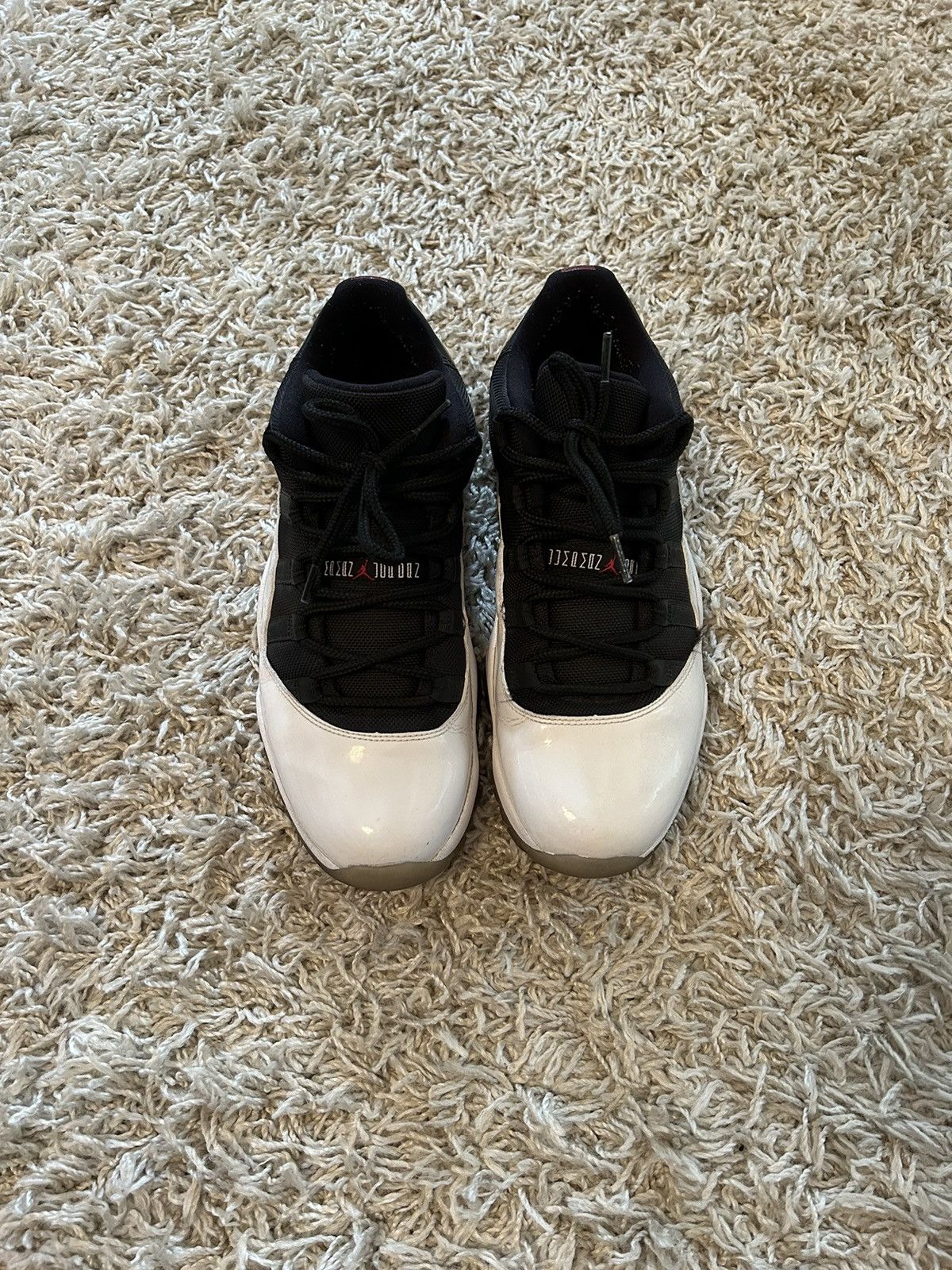 Jordan Brand Jordan 11 low Tuxedo size 10 Size US 10 / EU 43 - 2 Thumbnail