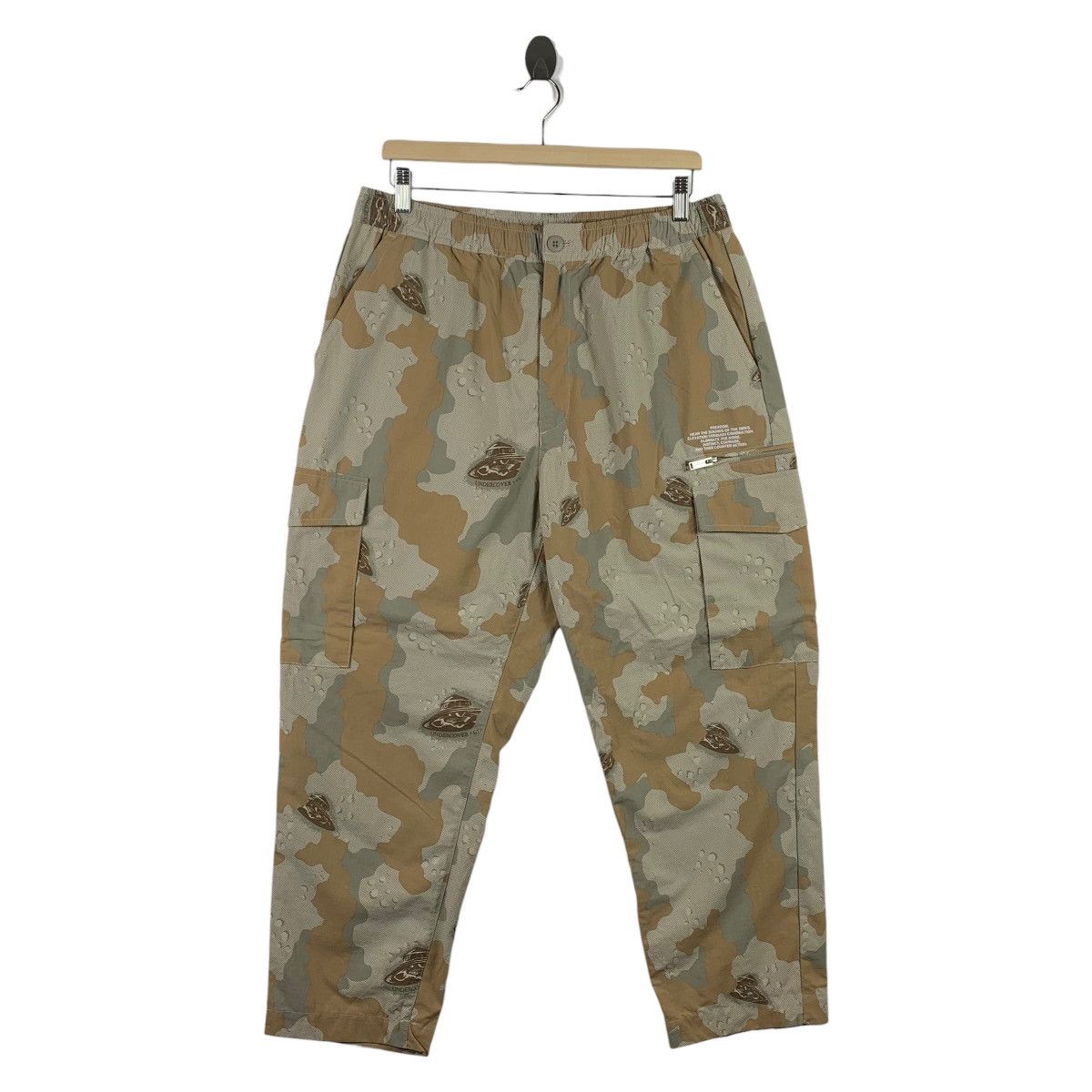 GU × Japanese Brand × Undercover GU X UNDERCOVER Camo full print cargo pants Size US 32 / EU 48 - 1 Thumbnail