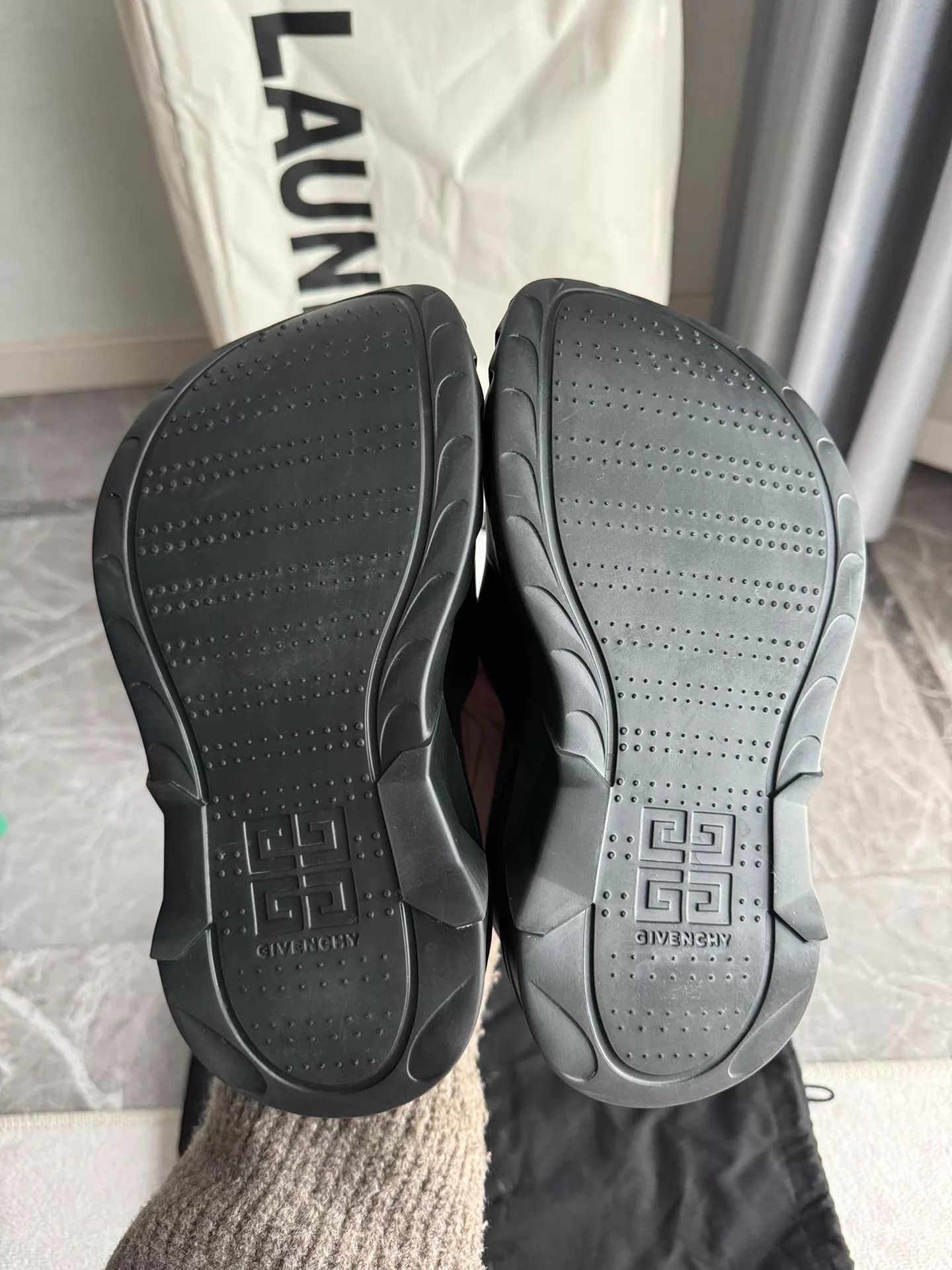 Givenchy Givenchy Shark Slippers Marshmallow Wedge Black 36 Size US 5.5 / IT 35.5 - 5 Thumbnail