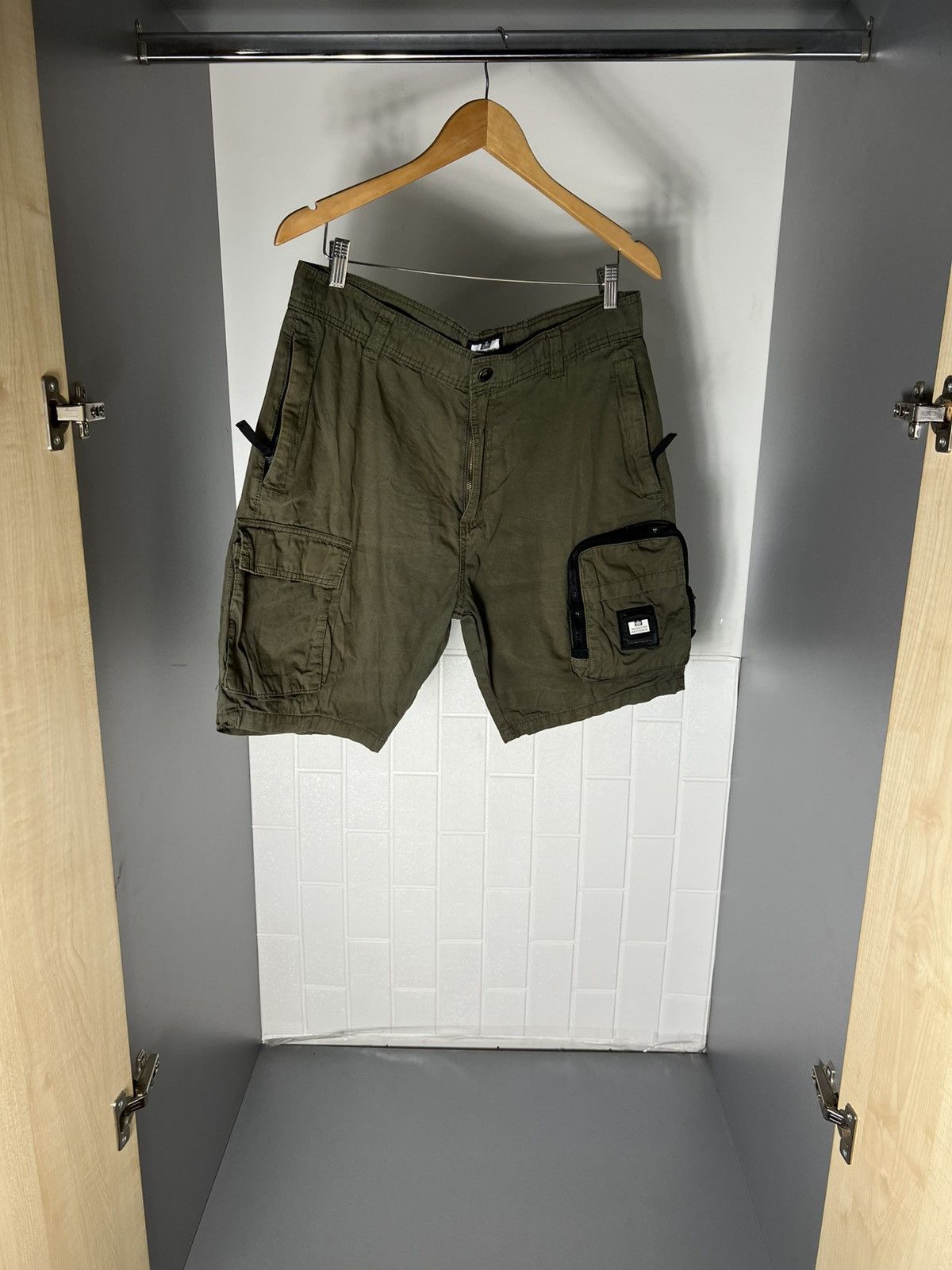Weekend Offender VINTAGE WEEKEND OFFENDER MULTIPICKET CASUAL SHORTS Y2K 90s Size US 32 / EU 48 - 4 Thumbnail