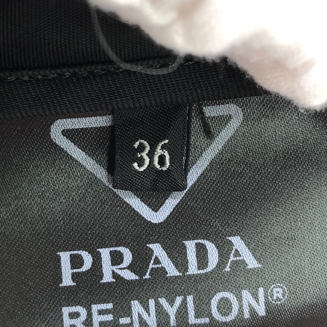 Prada Prada Re-Nylon Solid Triangle Logo Casual Mini Skirt K26WX Size 25" / US 0 / IT 36 - 6 Thumbnail