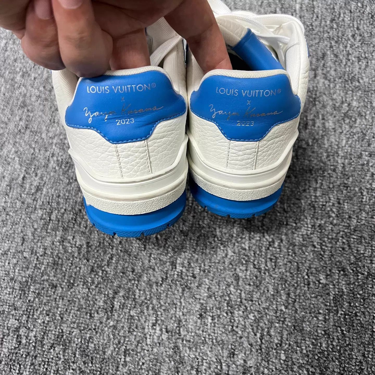 Louis Vuitton LV x Yayoi Kusama Blue White Polka Dot Trainer 35.5 99 Size US 5 / IT 35 - 5 Thumbnail