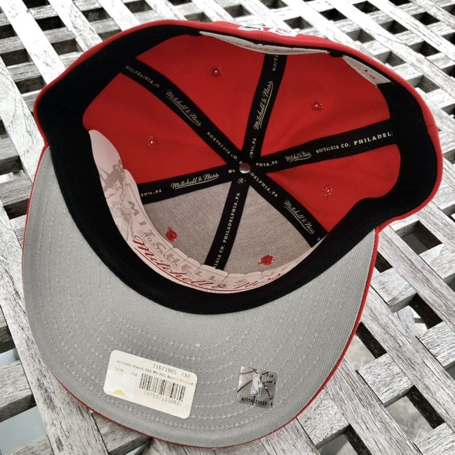 Mitchell & Ness Atlanta Hawks 90s Retro Logo Patch NBA HWC Fitted Hat 7 1/8 Size ONE SIZE - 6 Thumbnail