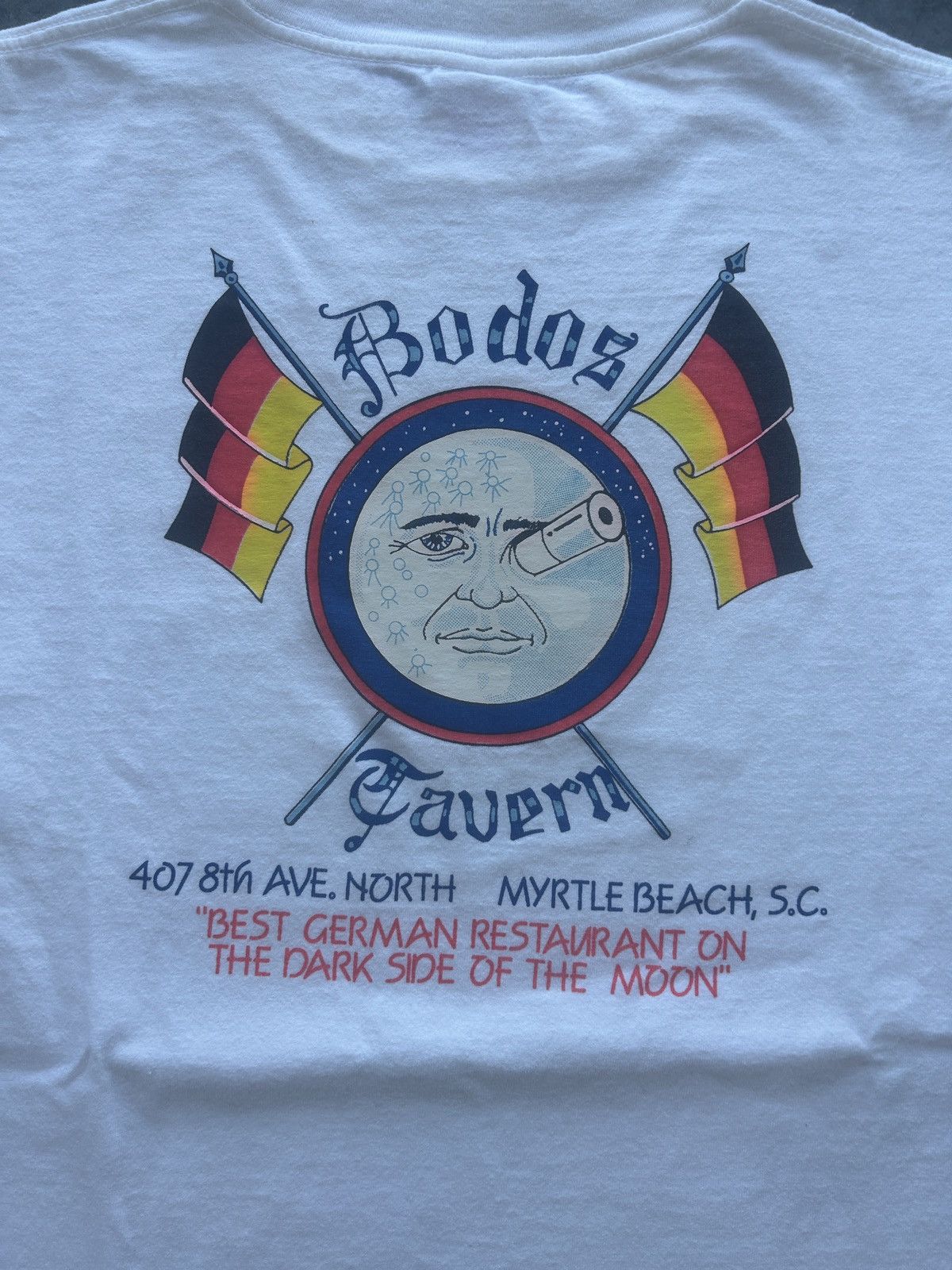 Vintage Vintage 90s Bodos German Restaurant Moon Graphic Tee Size US L / EU 52-54 / 3 - 3 Thumbnail