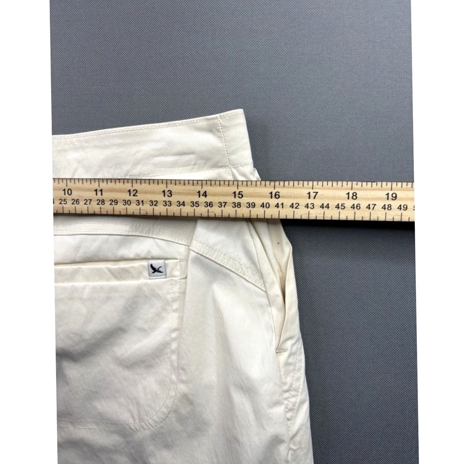 Eddie Bauer Eddie Bauer Shorts Women High Rise 4.5in Inseam Ivory Utility Pocket Hiking Travel Outdoor Casual Summer Size 28" / US 6 / IT 42 - 5 Thumbnail