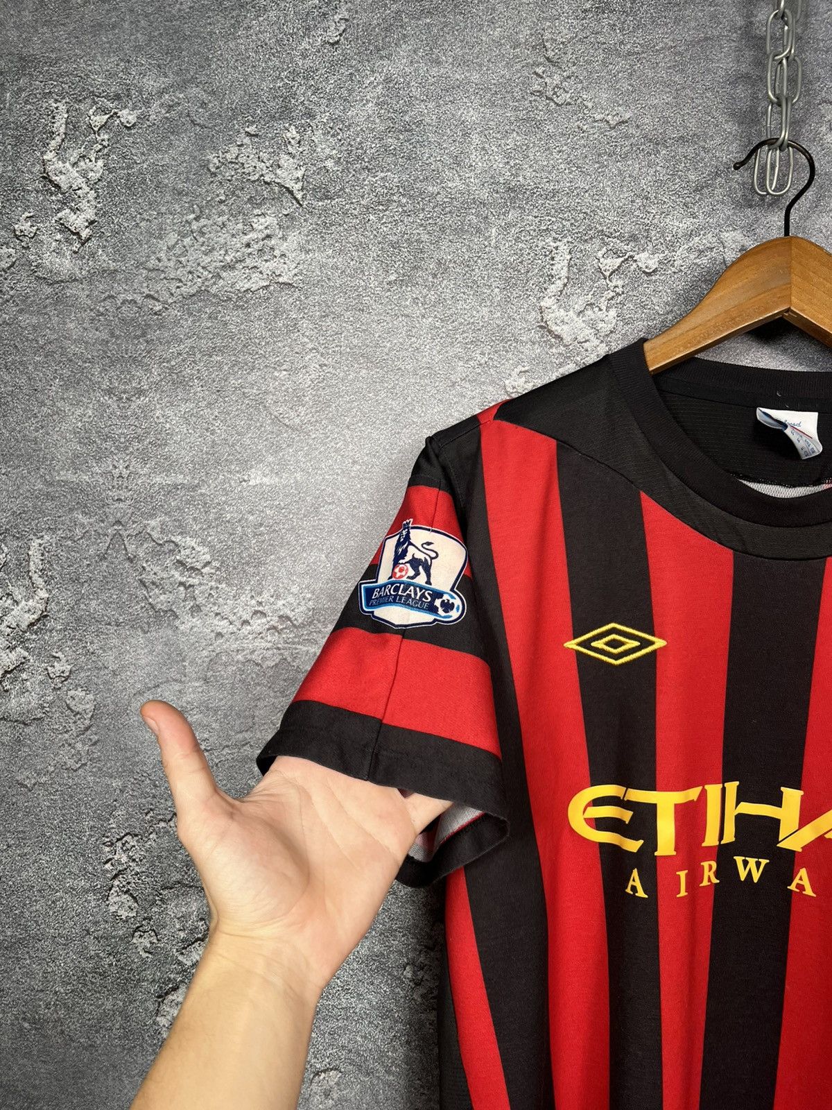 Umbro Umbro Manchester City 2011/2012 Away Soccer Jersey Sz L Size US L / EU 52-54 / 3 - 3 Thumbnail
