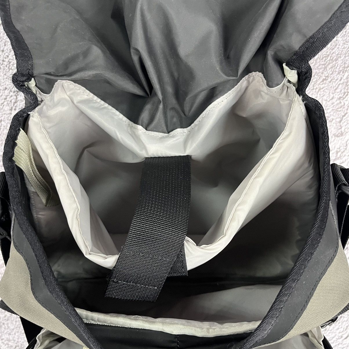 Nike × Vintage Nike Vintage 00’s Centre Swoosh Crossbody Messenger Bag Size ONE SIZE - 11 Thumbnail