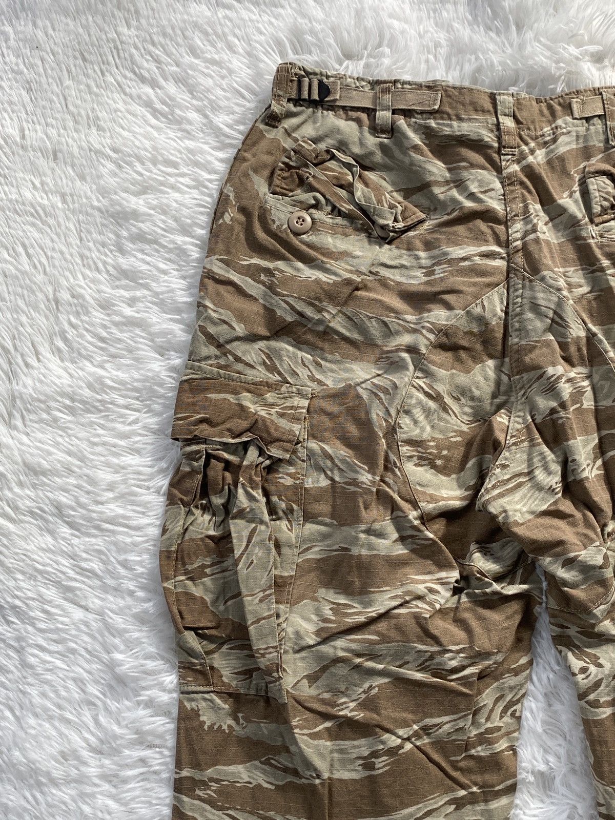 Vintage Vintage Army Tiger Stripe Camouflage Cargo Pant Size US 34 / EU 50 - 12 Thumbnail