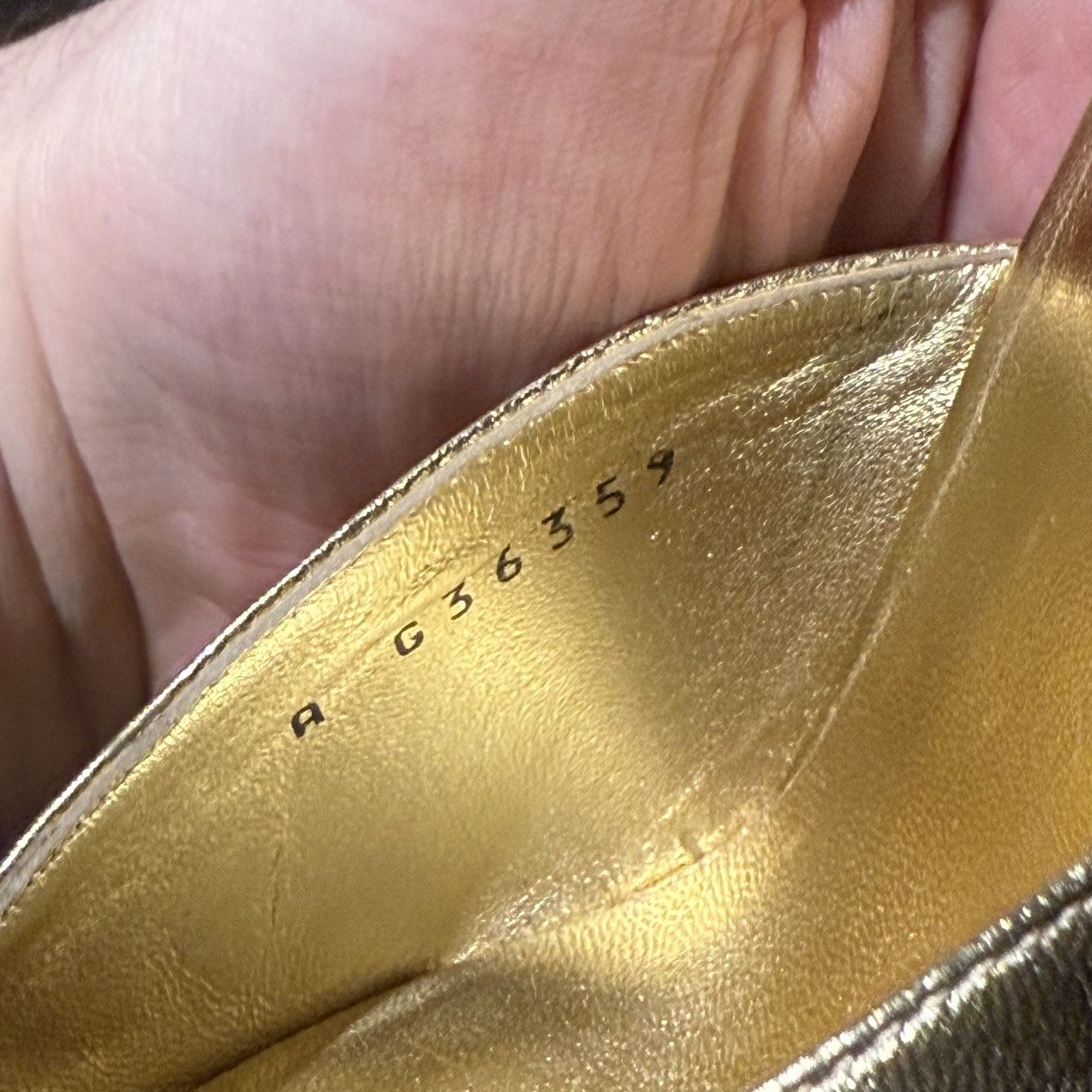 Chanel Chanel FW20 Metallic Gold Bow Accent CC Pumps Size US 7.5 / IT 37.5 - 12 Thumbnail