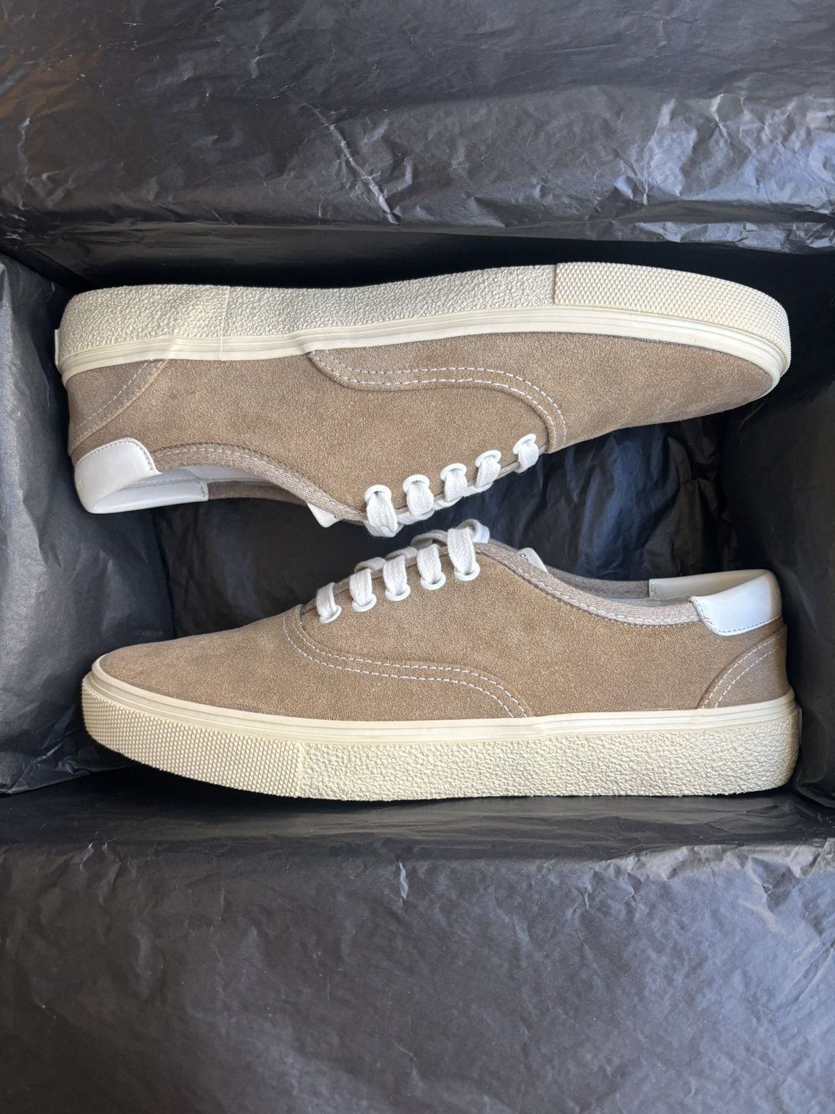 Saint Laurent Paris Saint Laurent Skate Sand EU 41 Size US 8 / EU 41 - 1 Thumbnail