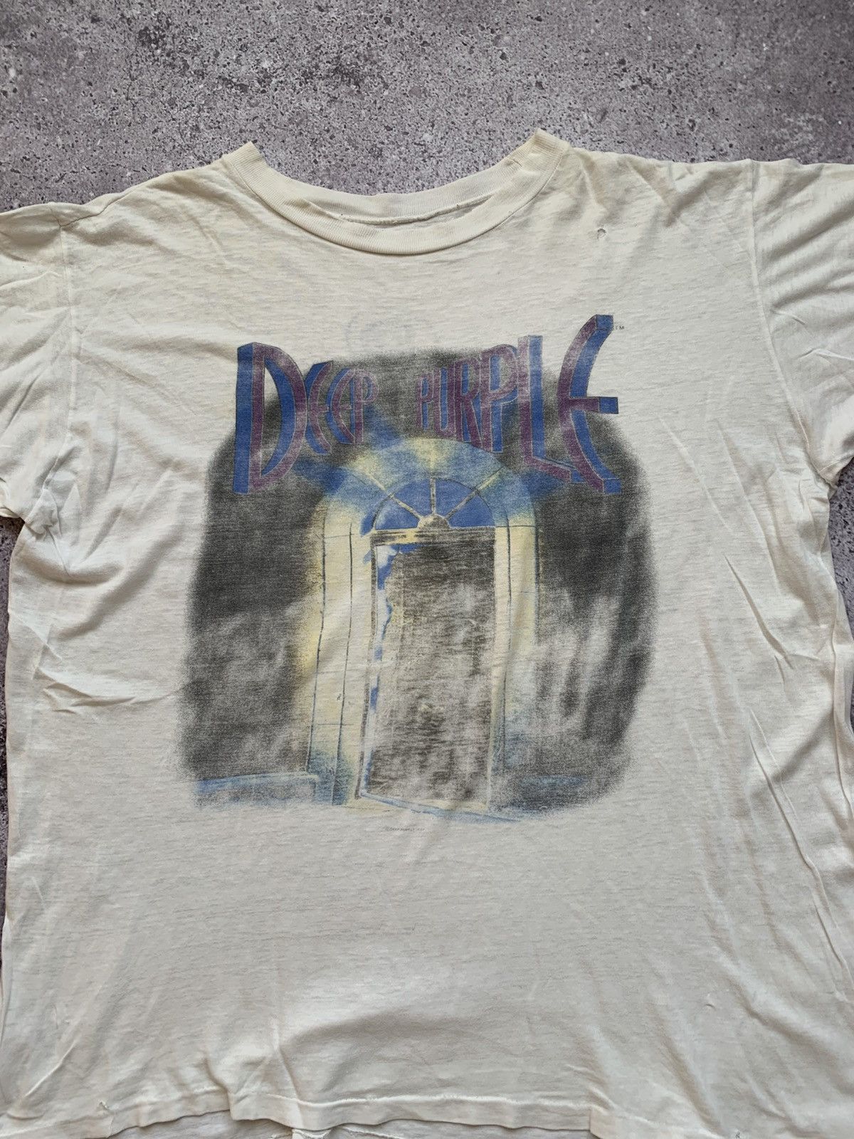 Band Tees 🔥TRASHED DEEP PURPLE THE HOUSE OF BLUE LIGHT 1987 TOUR TEE Size US XL / EU 56 / 4 - 6 Thumbnail