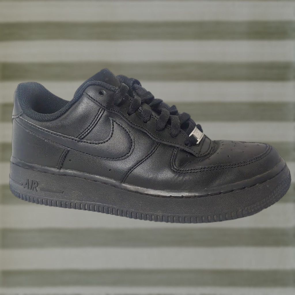 Nike Nike Air Force 1 Women 7.5 Shoes Black Athletic Lace Up Low Top Sneakers Size M / US 6-8 / IT 42-44 - 1 Thumbnail